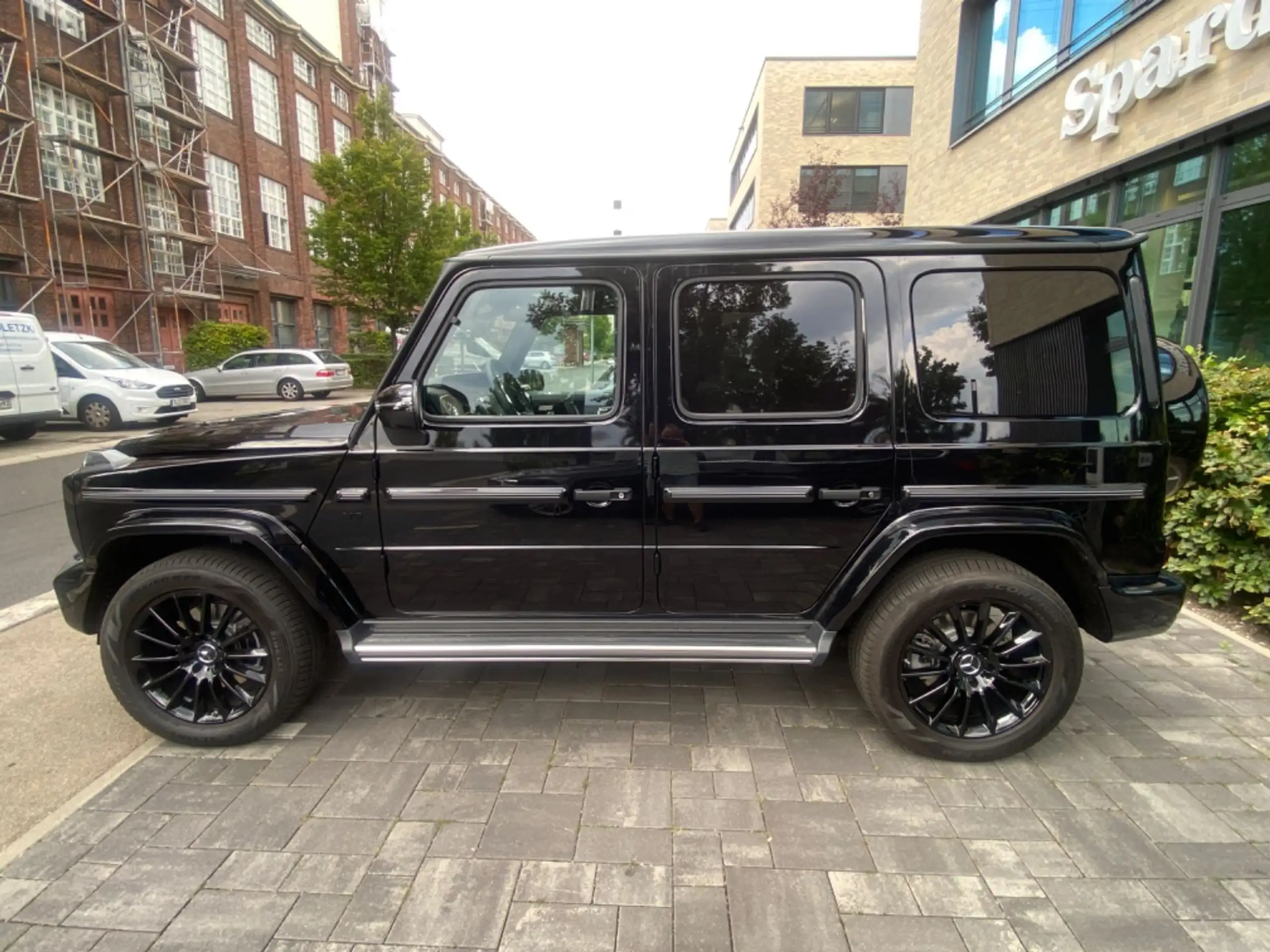 Mercedes-Benz - G 500