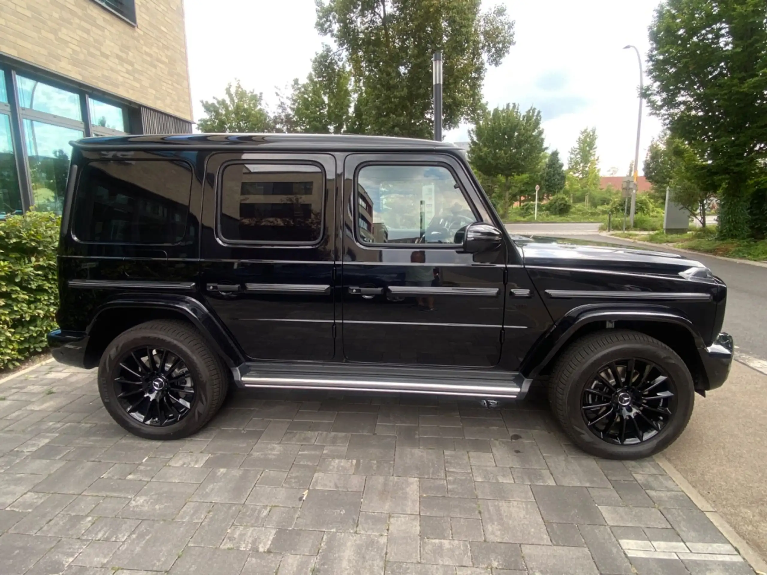 Mercedes-Benz - G 500