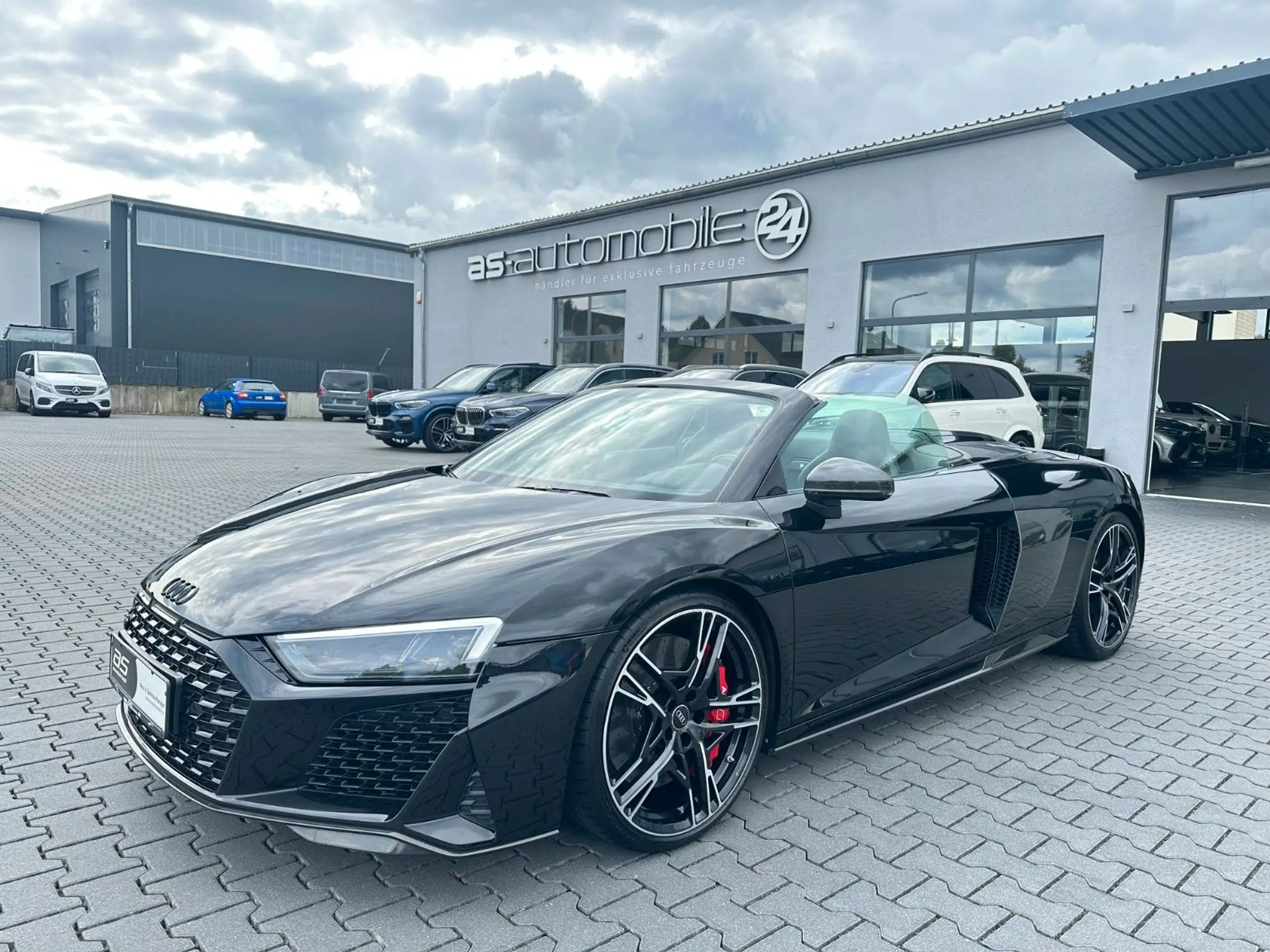 Audi - R8