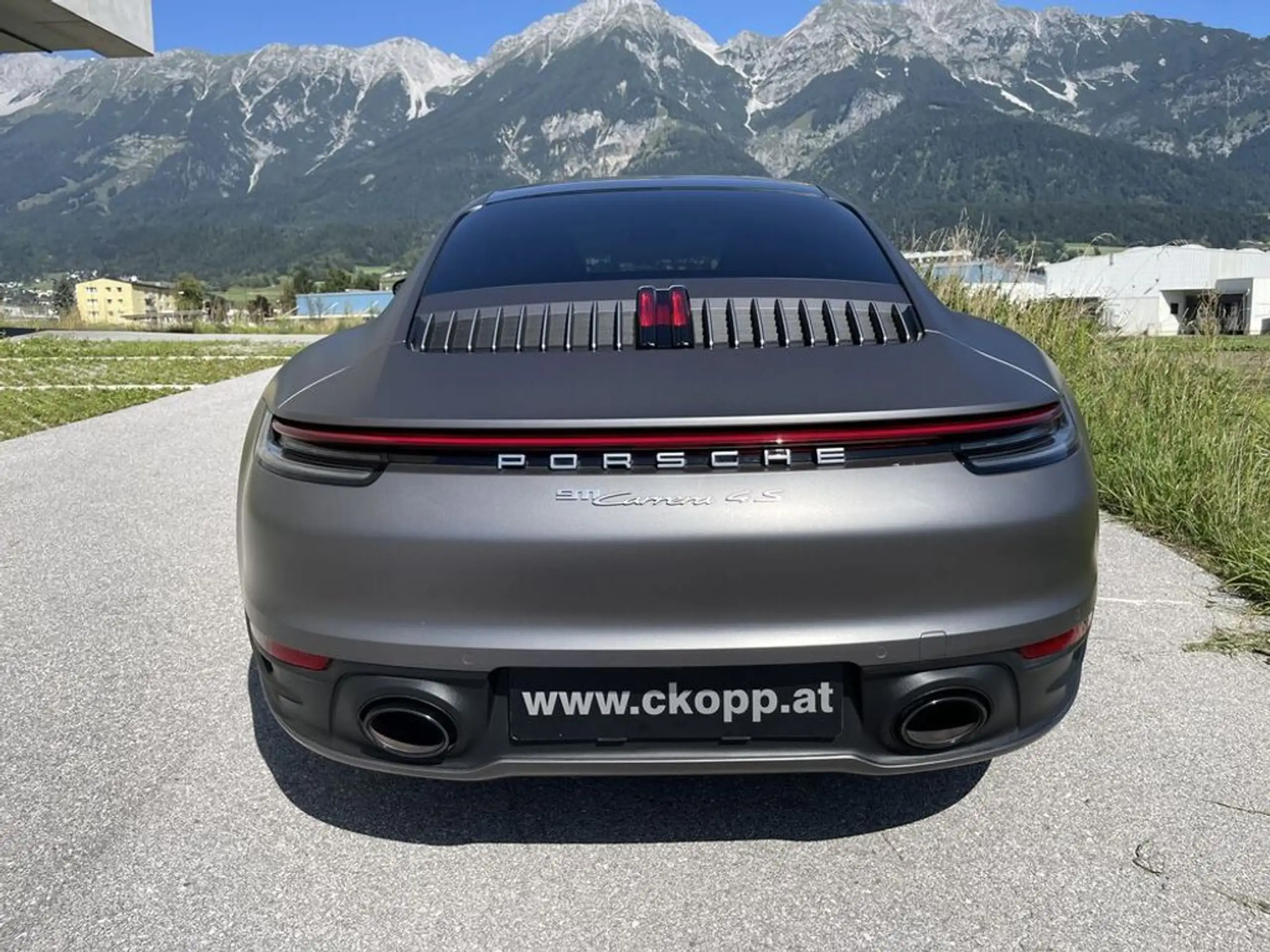 Porsche - 911