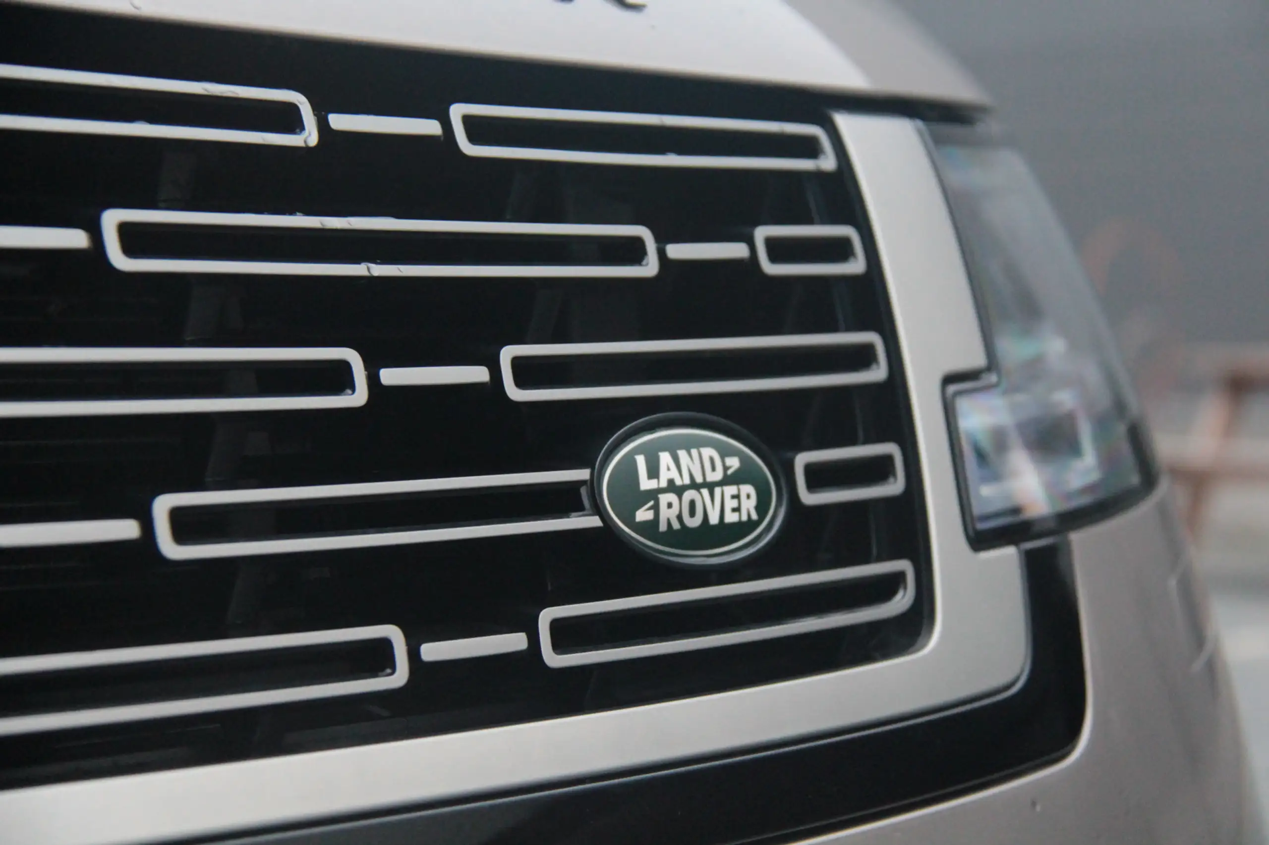 Land Rover - Range Rover