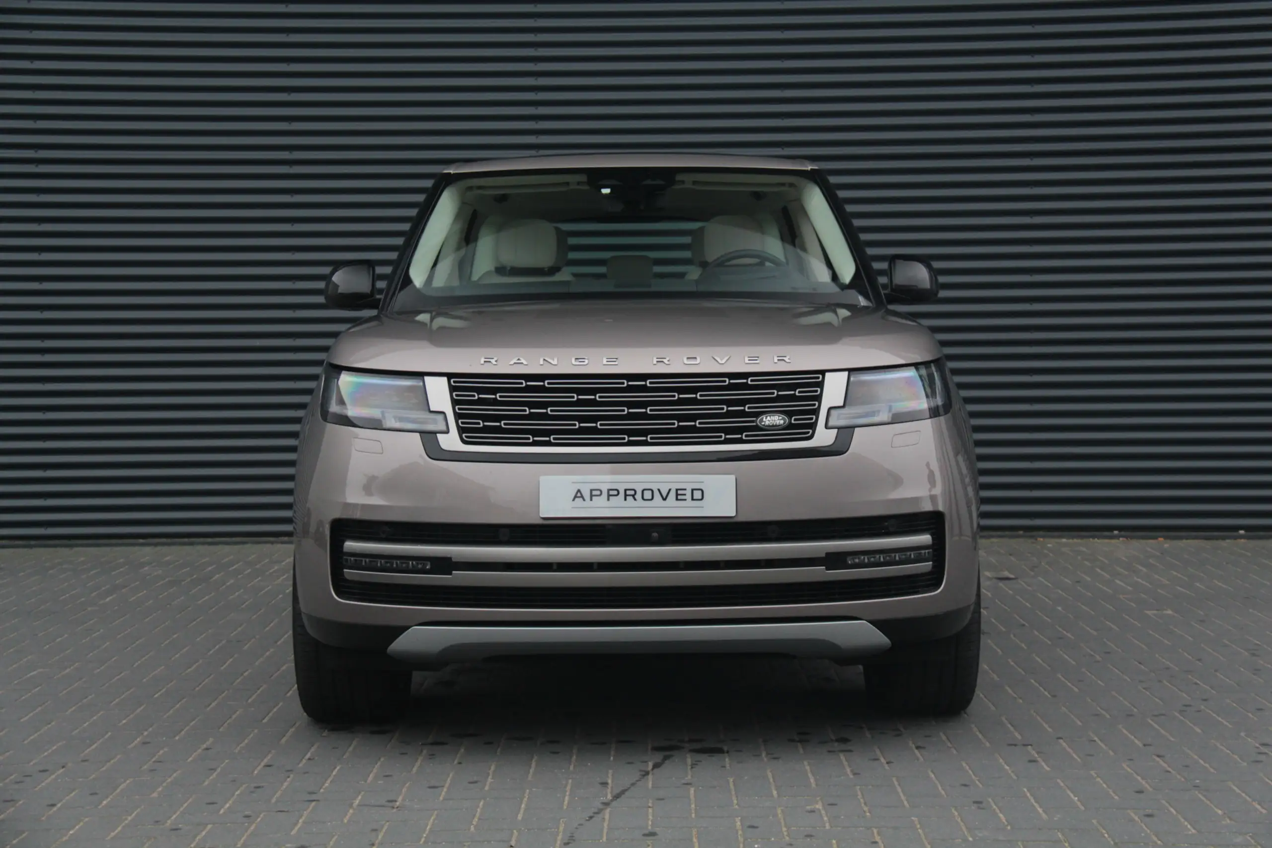 Land Rover - Range Rover