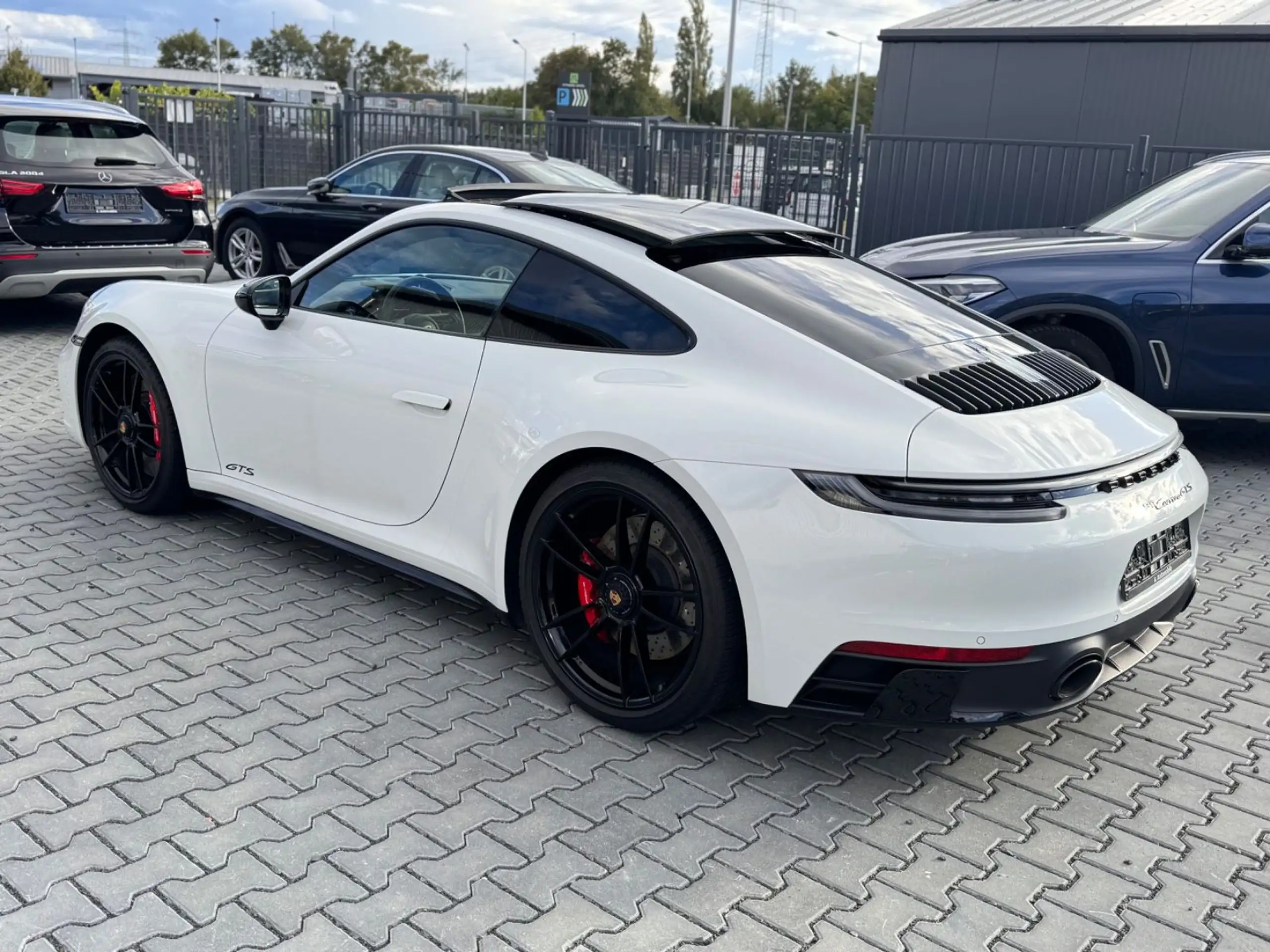 Porsche - 911