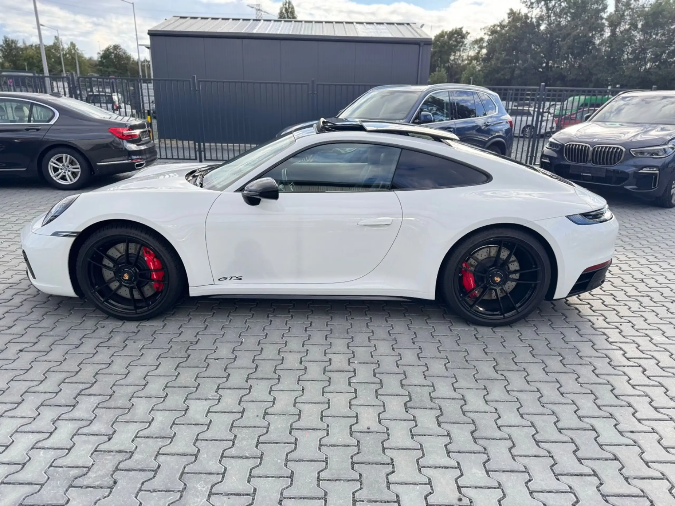 Porsche - 911