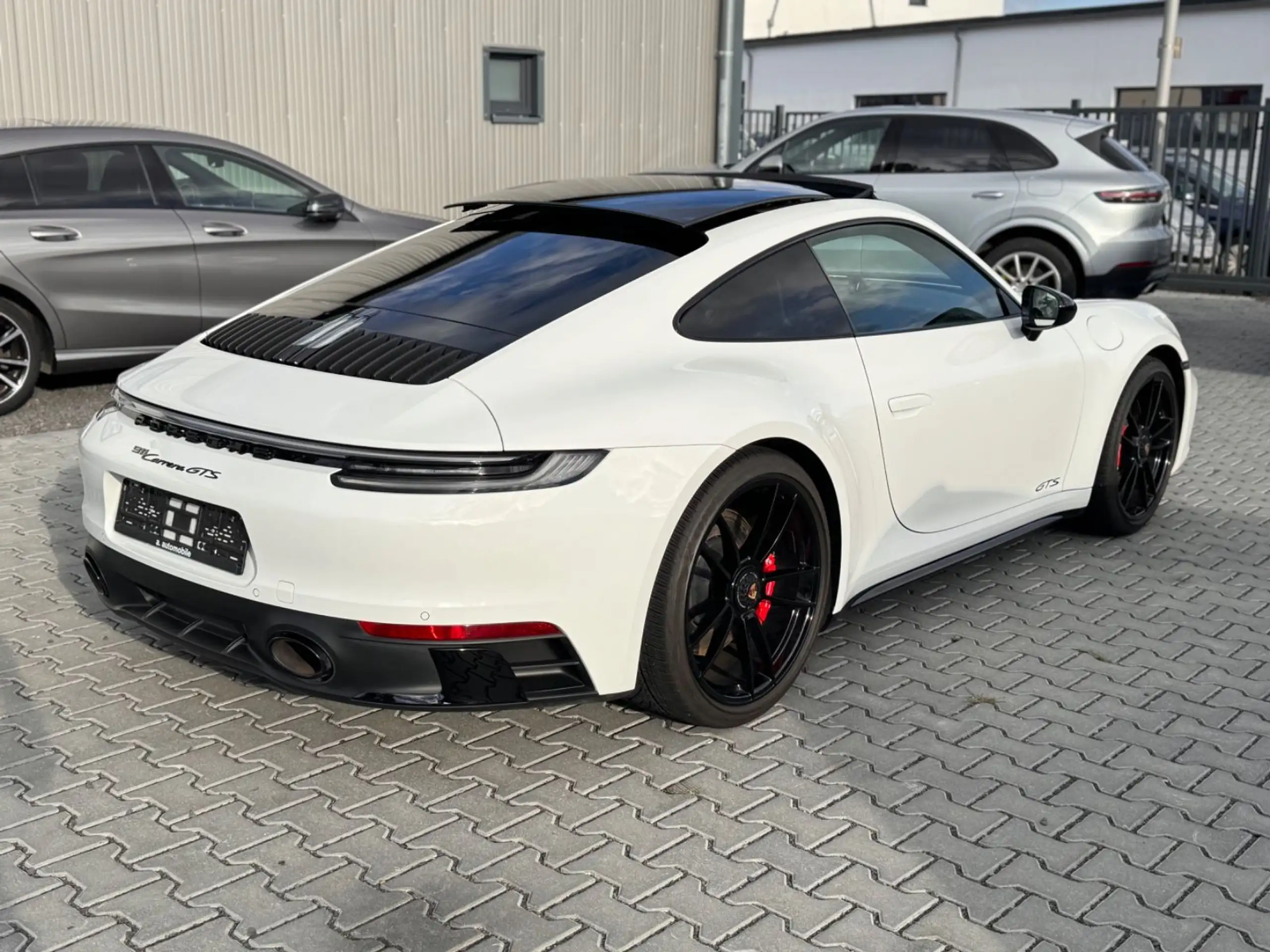 Porsche - 911