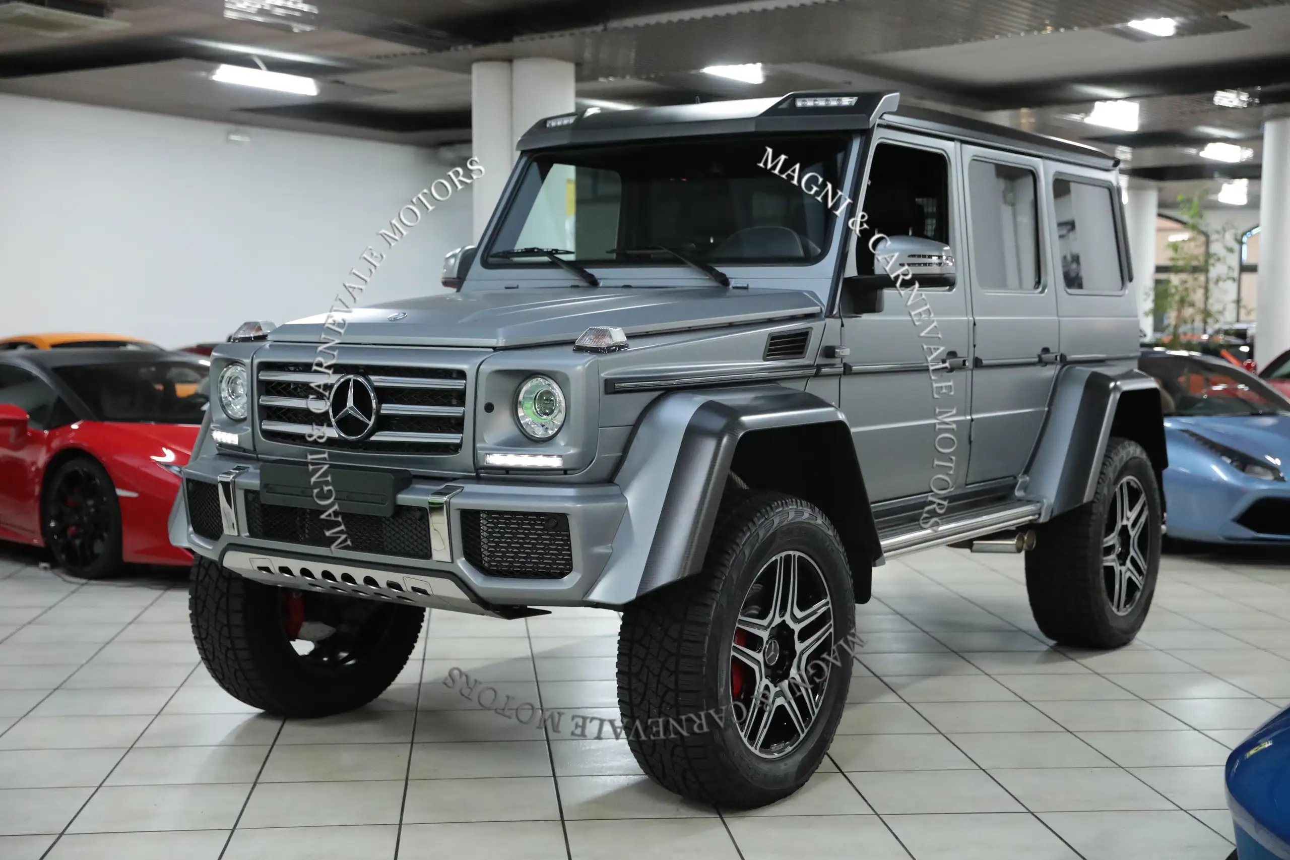 Mercedes-Benz - G 500