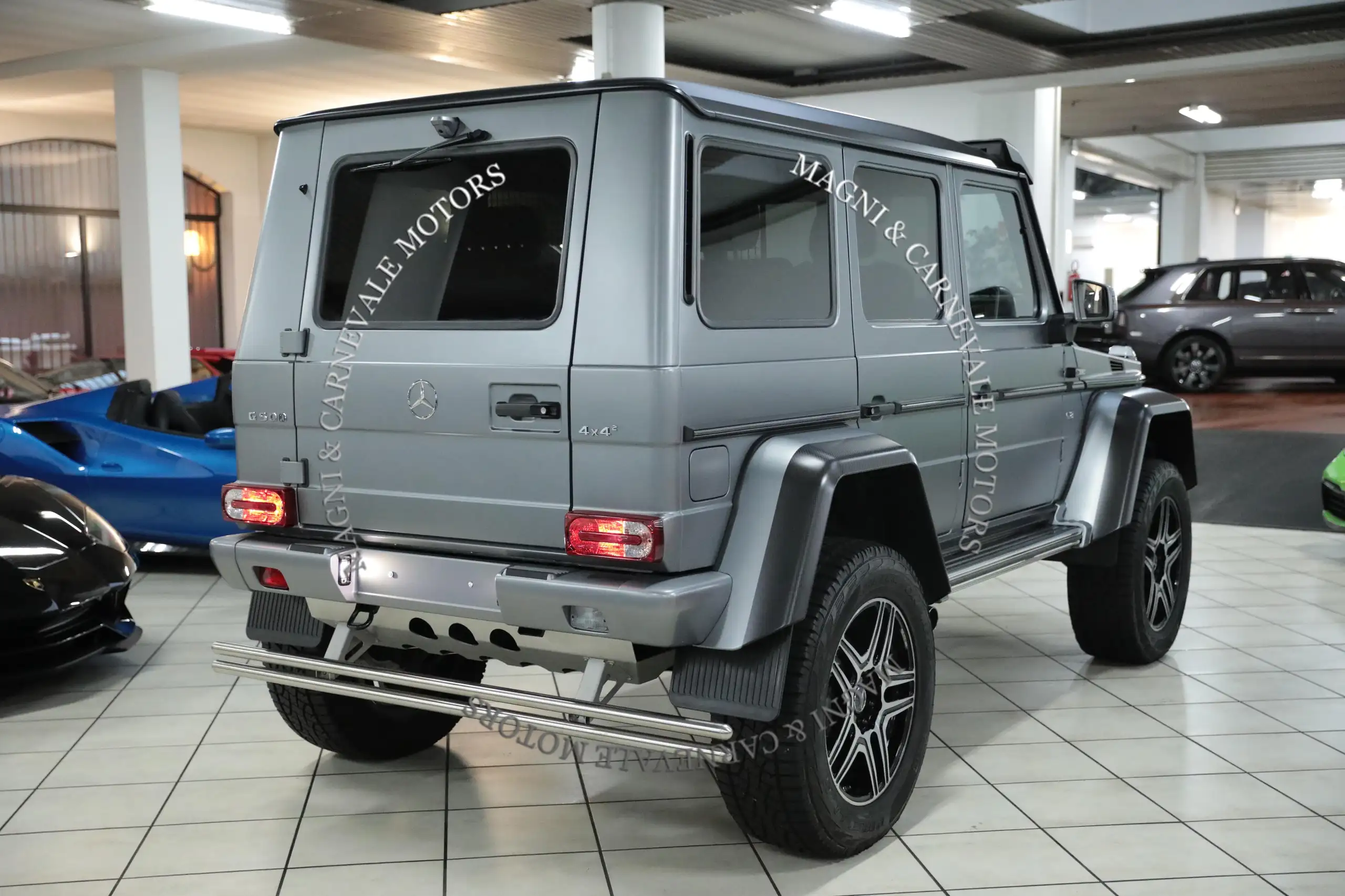 Mercedes-Benz - G 500