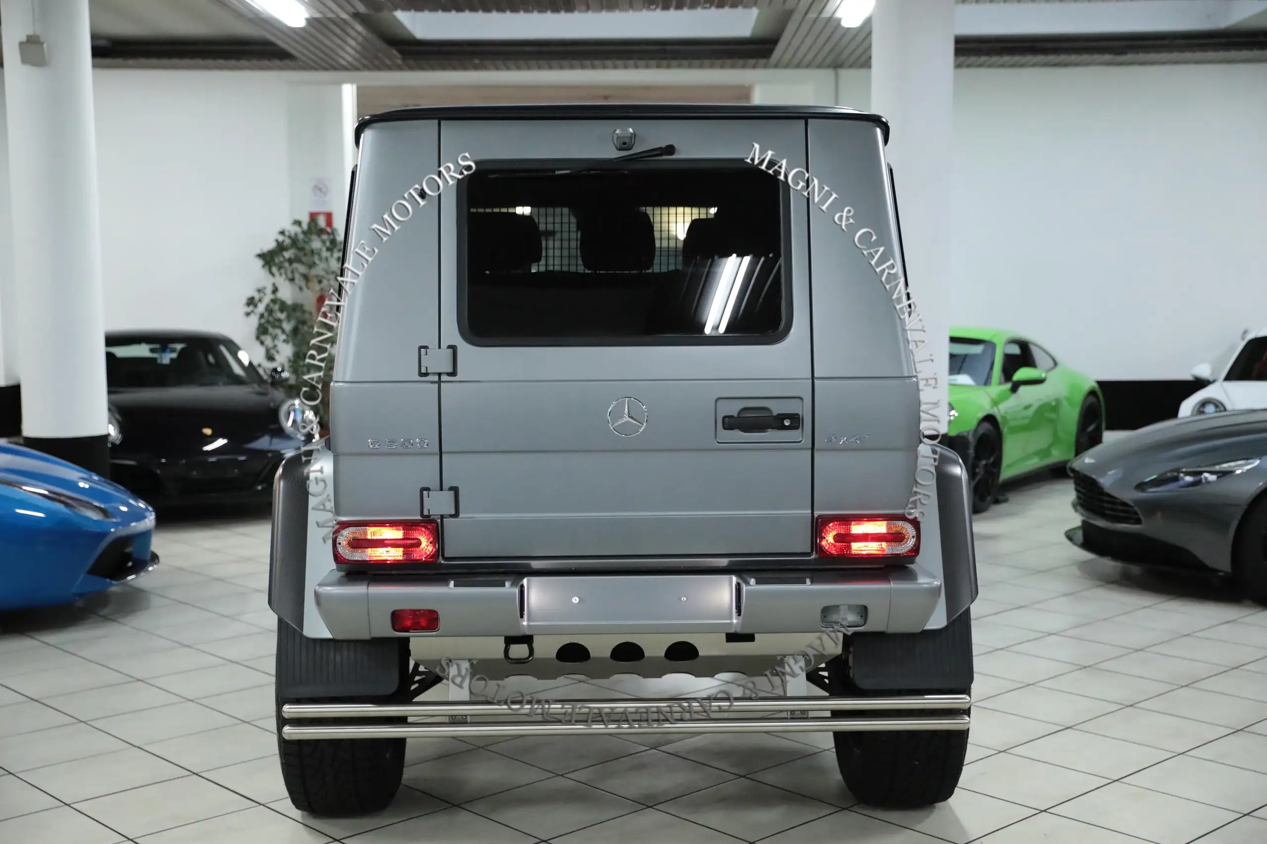 Mercedes-Benz - G 500