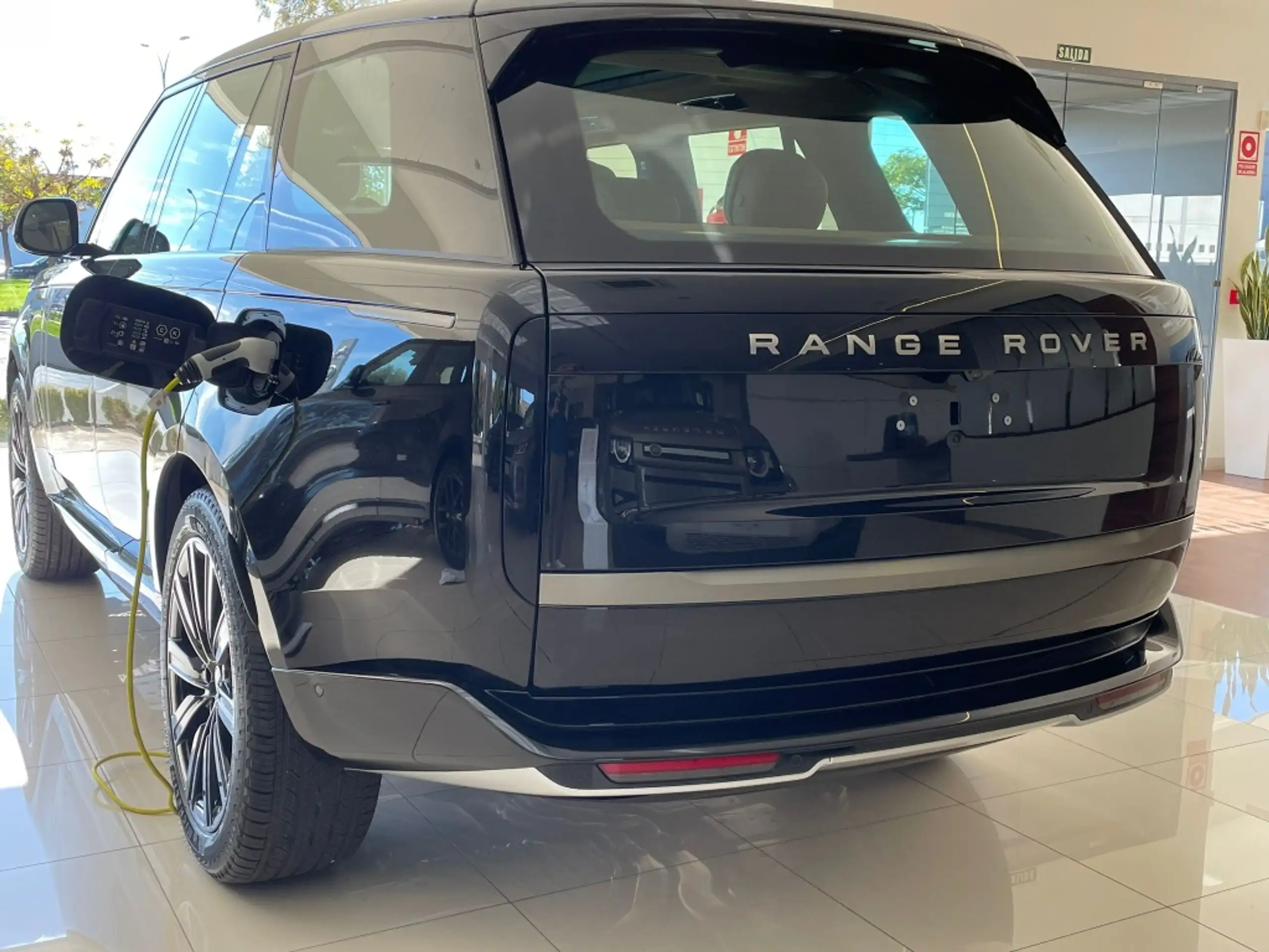 Land Rover - Range Rover