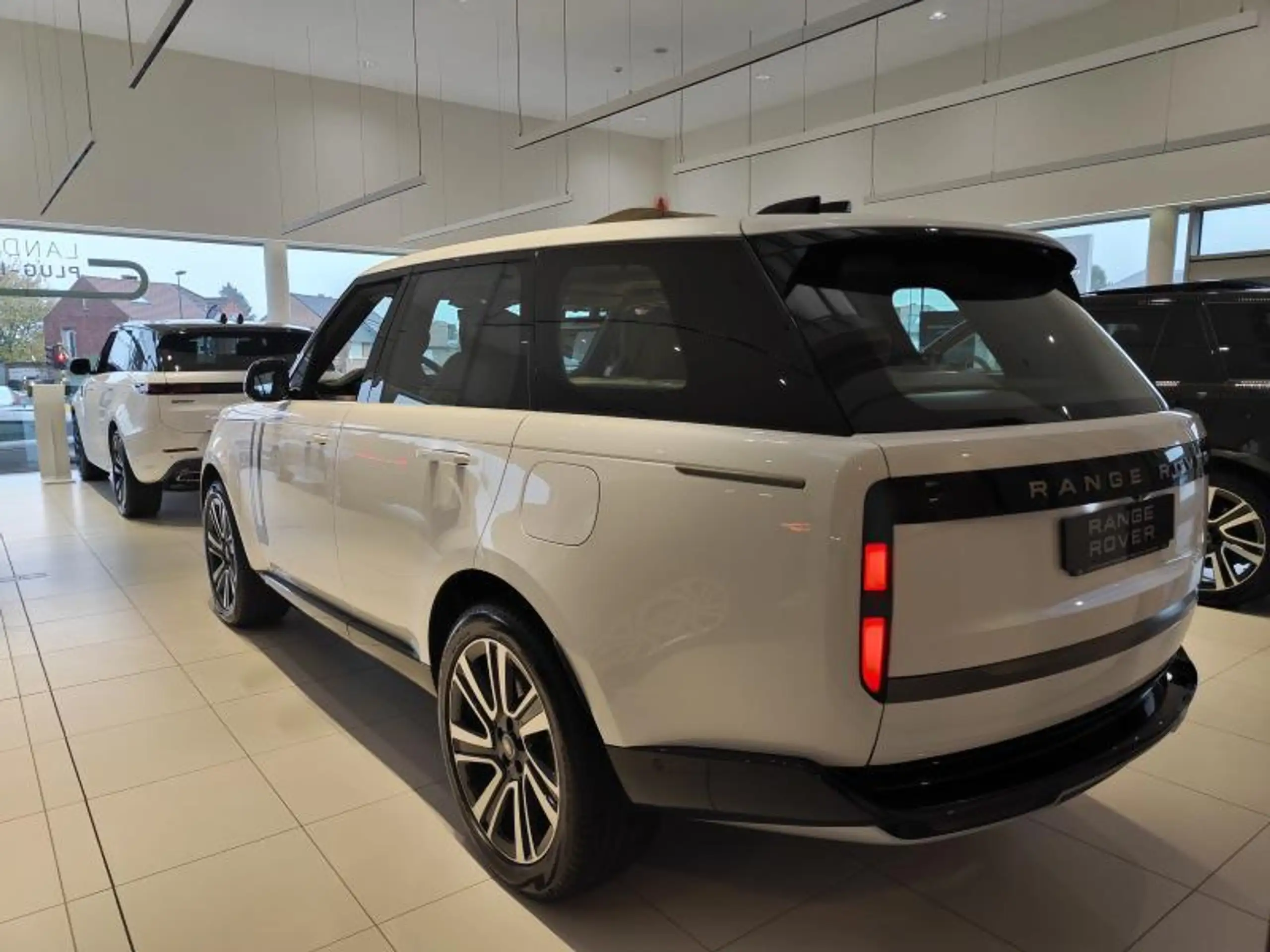 Land Rover - Range Rover