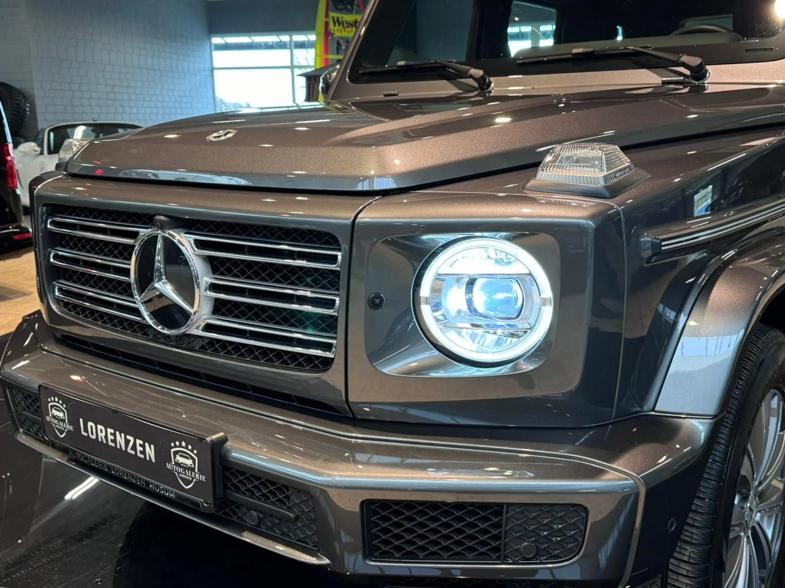 Mercedes-Benz - G 400