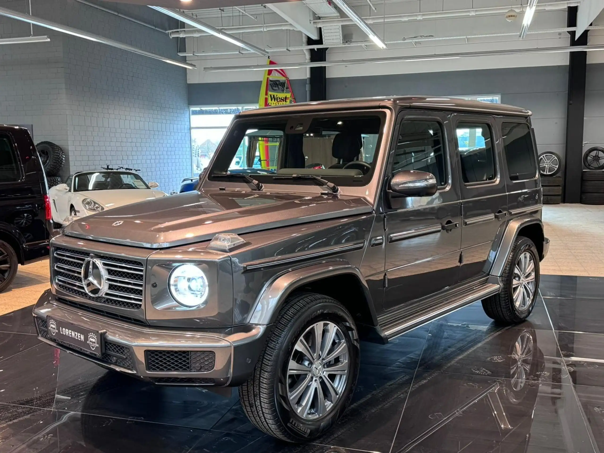 Mercedes-Benz - G 400