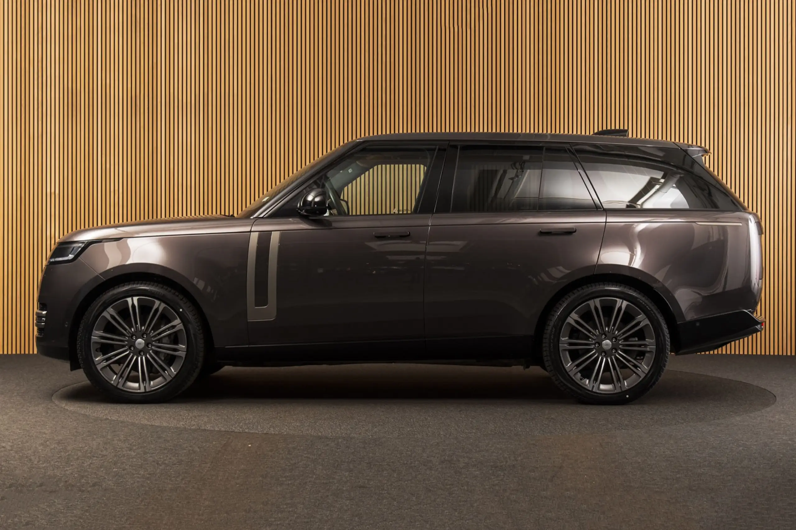 Land Rover - Range Rover