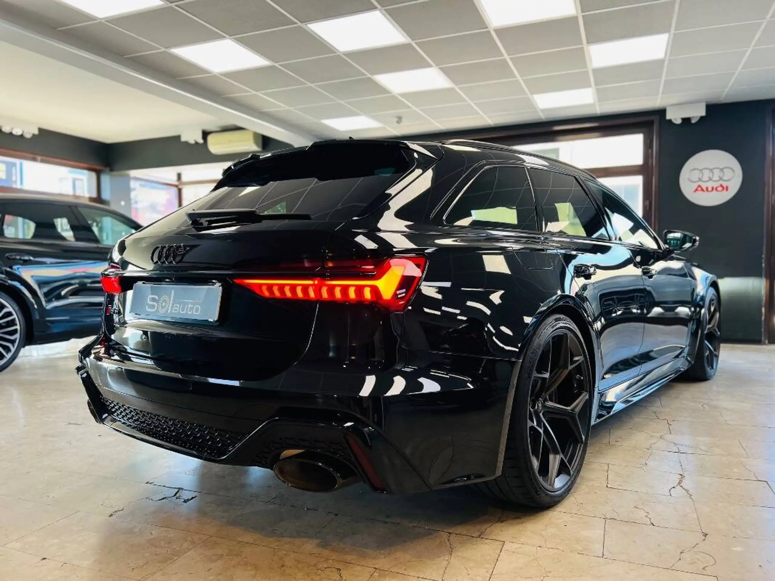 Audi - RS6