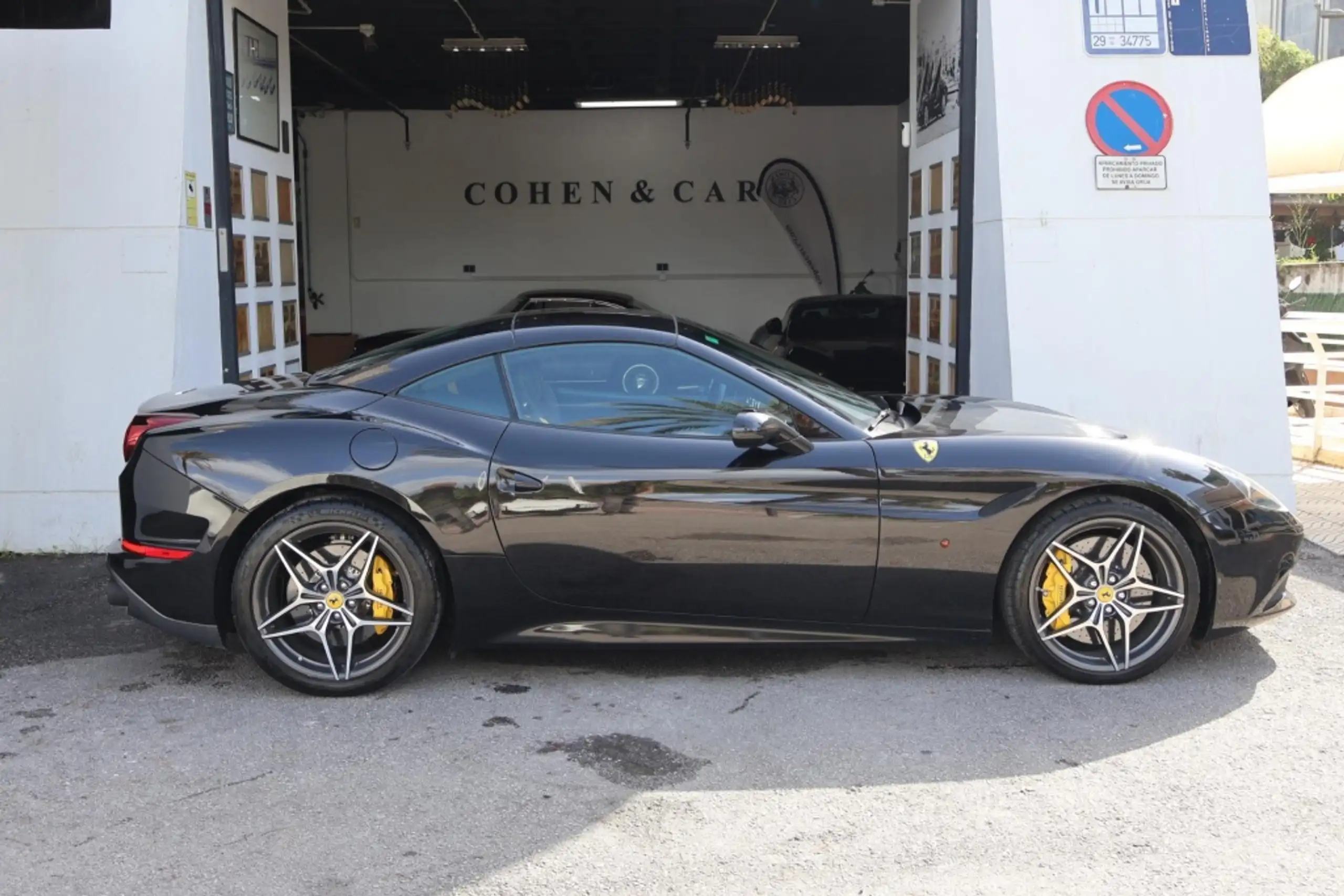 Ferrari - California