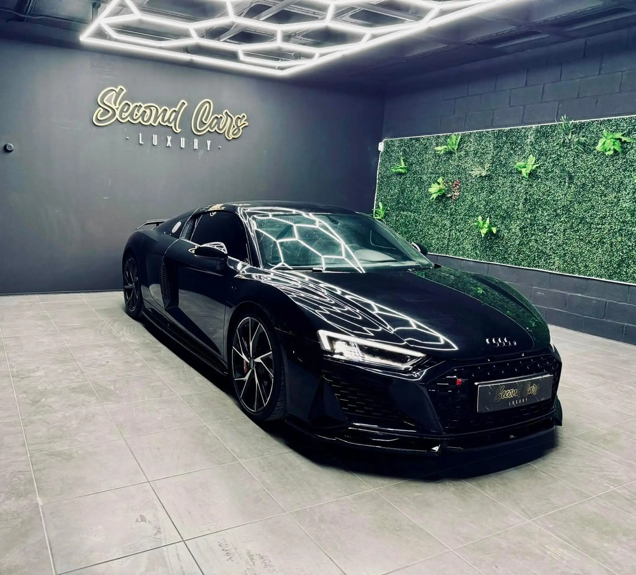 Audi - R8