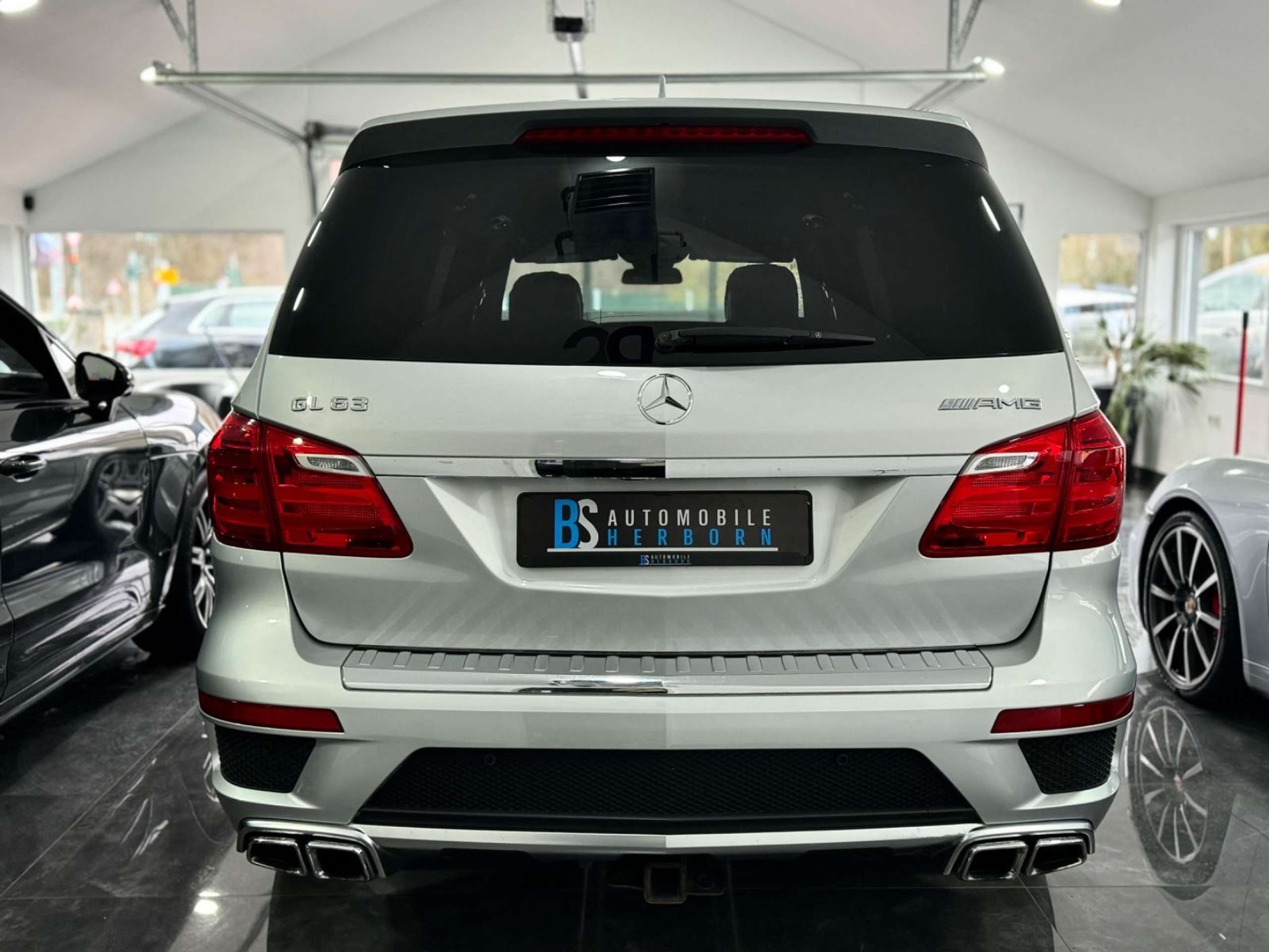 Mercedes-Benz - GL 63 AMG