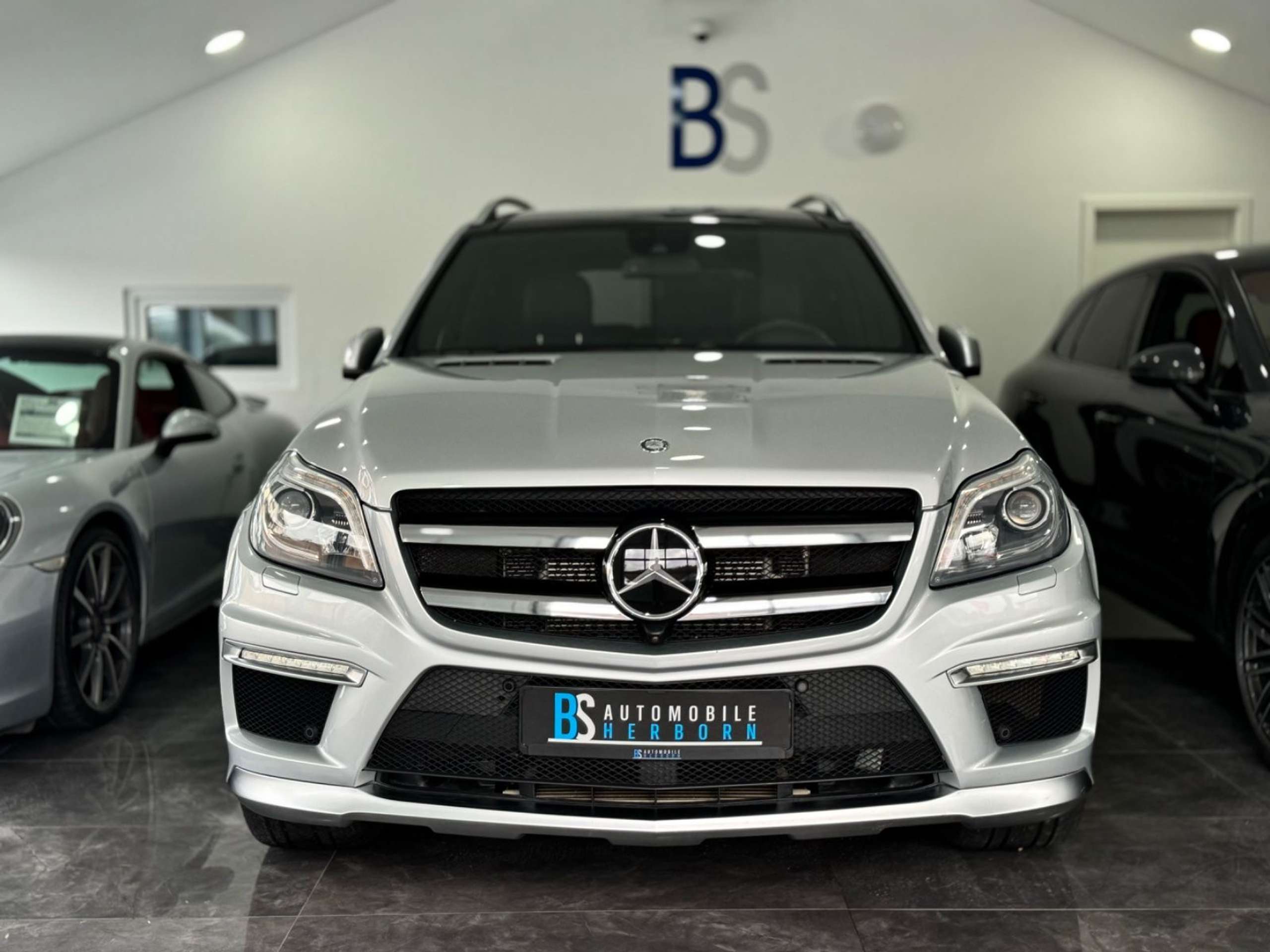 Mercedes-Benz - GL 63 AMG