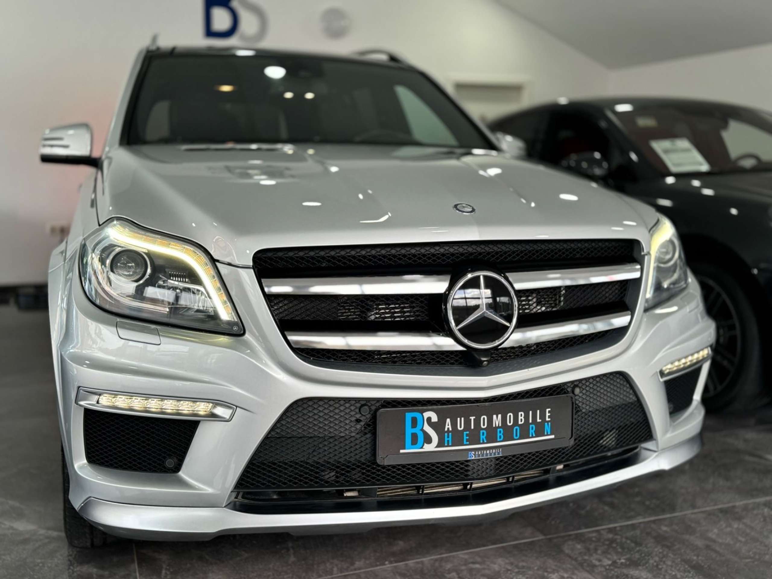 Mercedes-Benz - GL 63 AMG