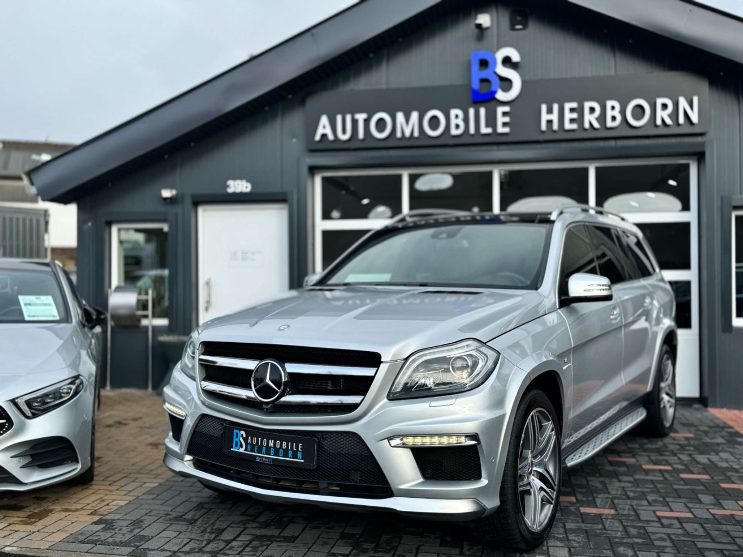 Mercedes-Benz - GL 63 AMG