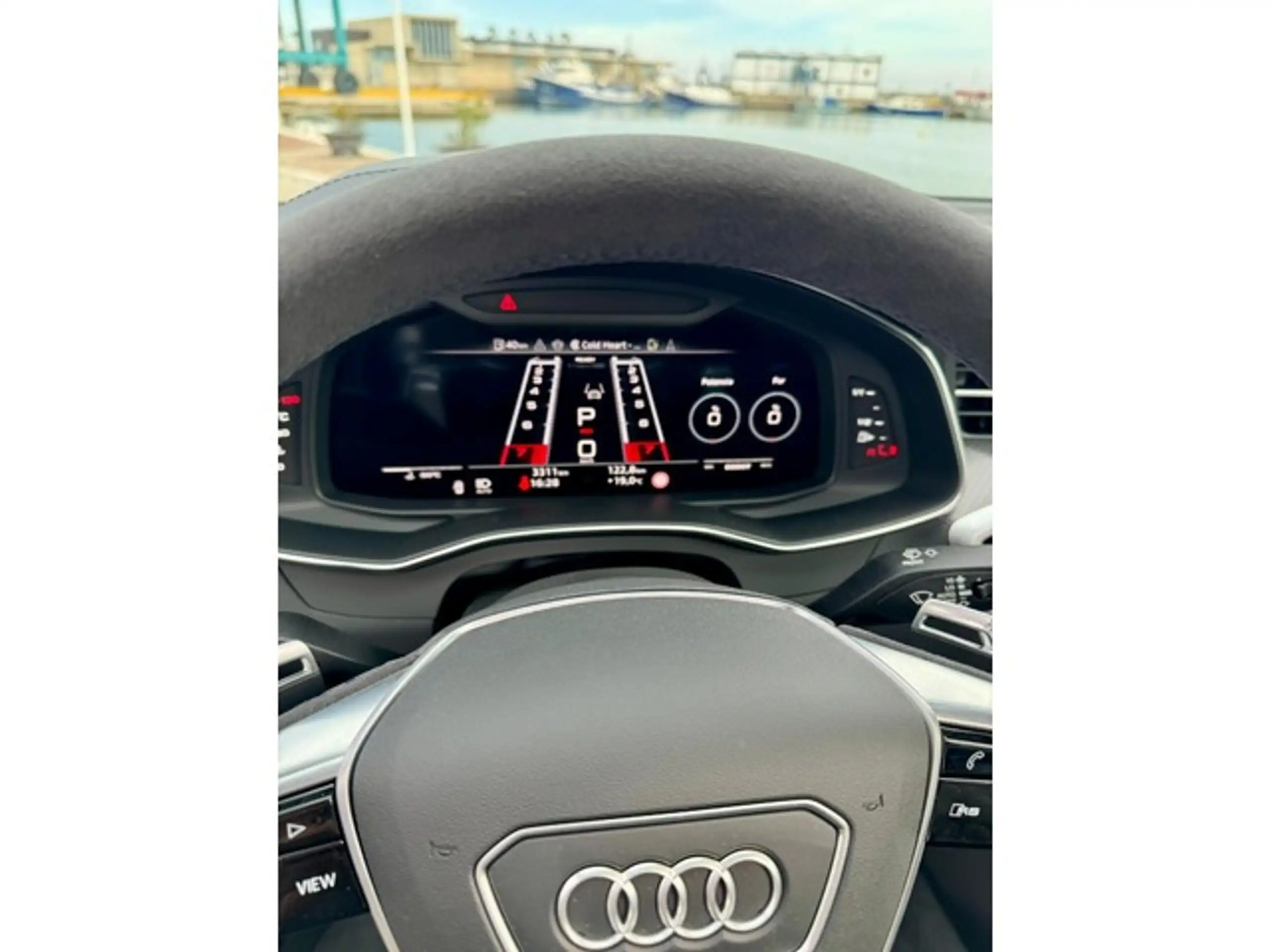 Audi - A6