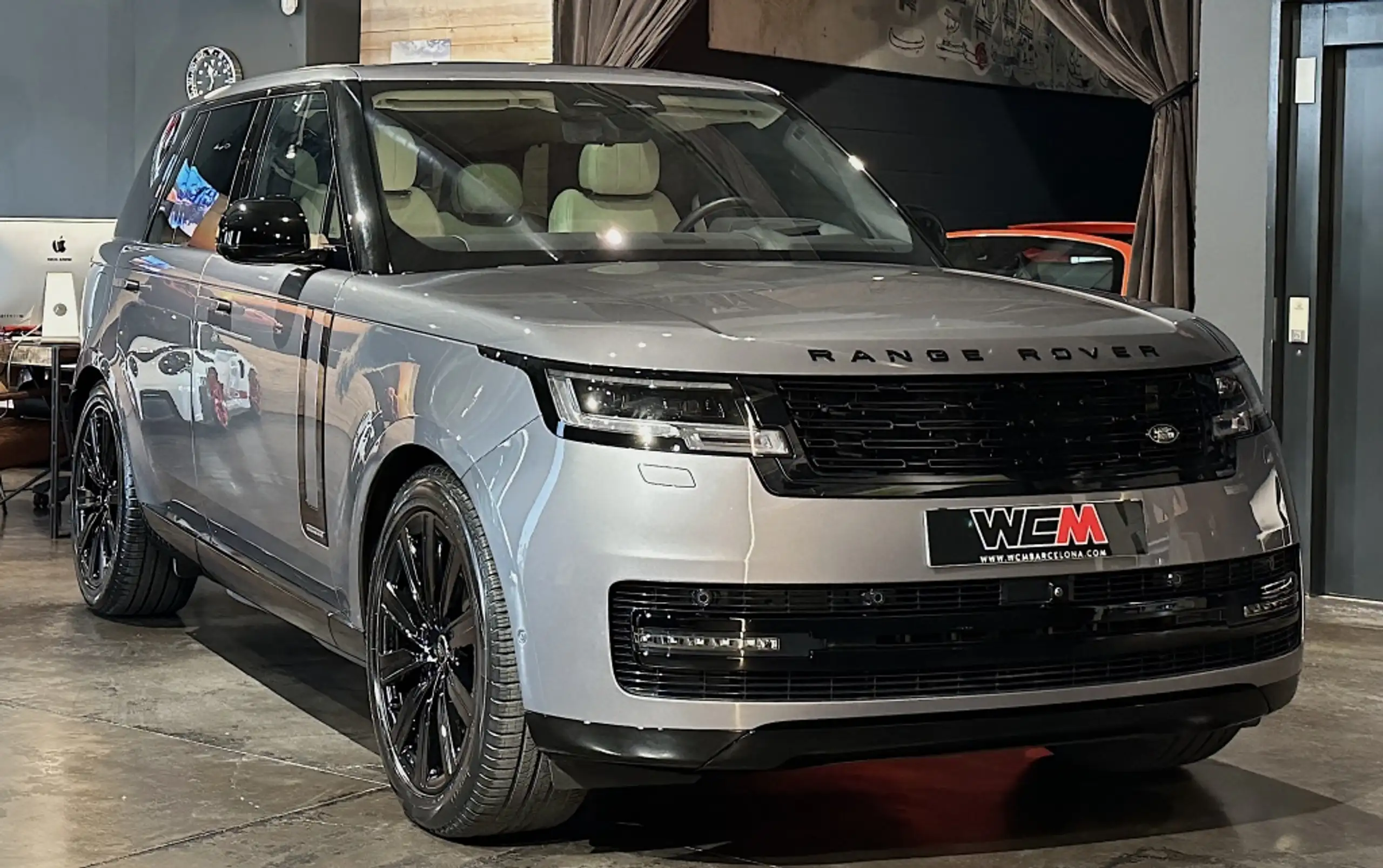 Land Rover - Range Rover