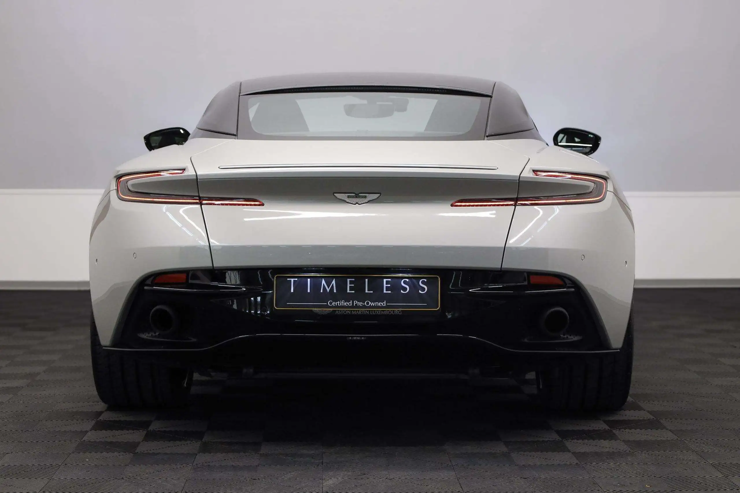 Aston Martin - DB11