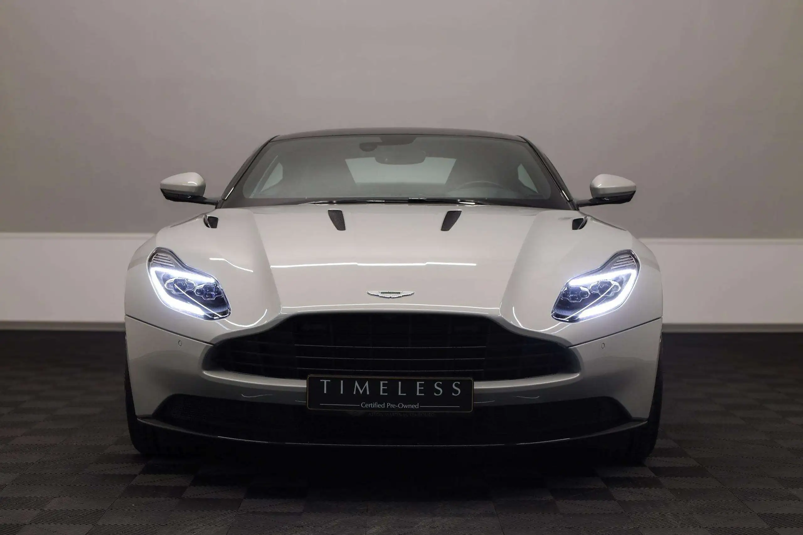 Aston Martin - DB11