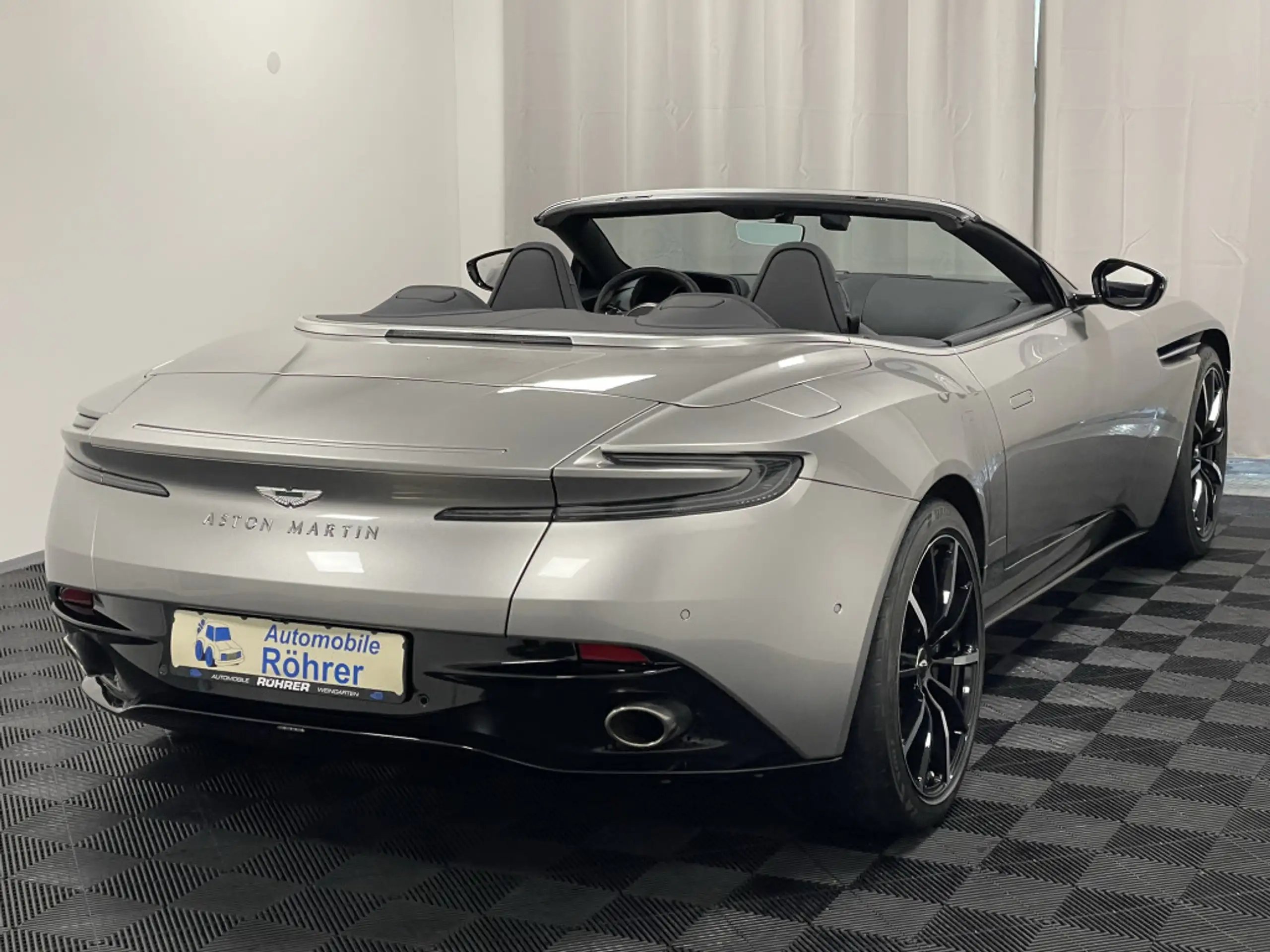 Aston Martin - DB11