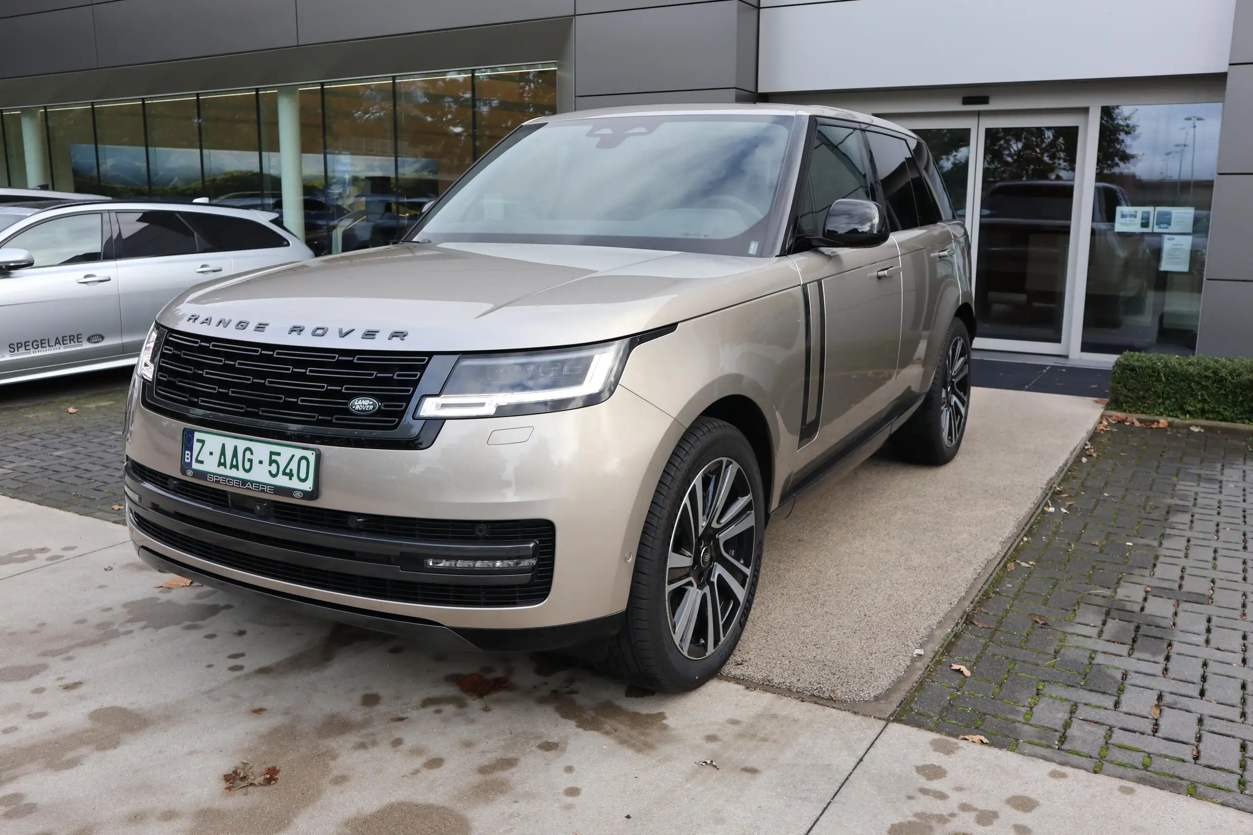 Land Rover - Range Rover