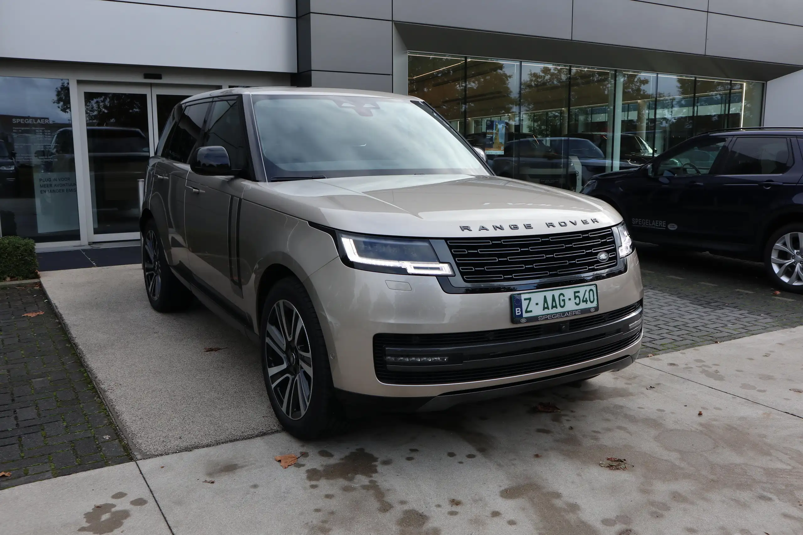 Land Rover - Range Rover