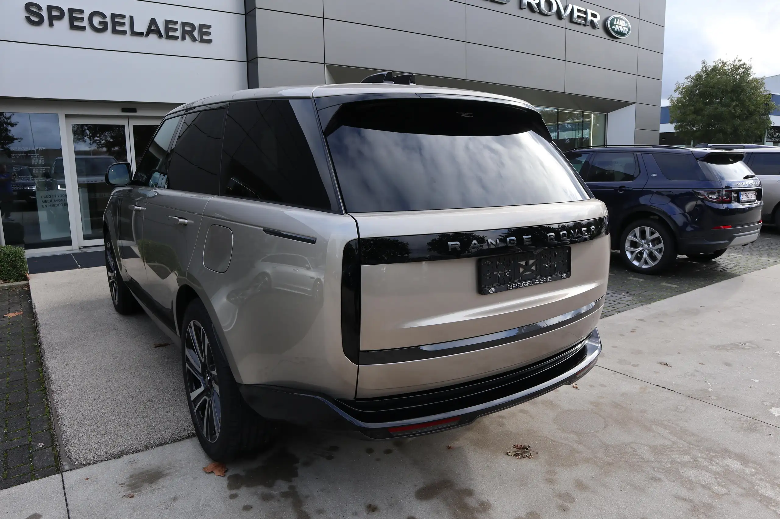 Land Rover - Range Rover