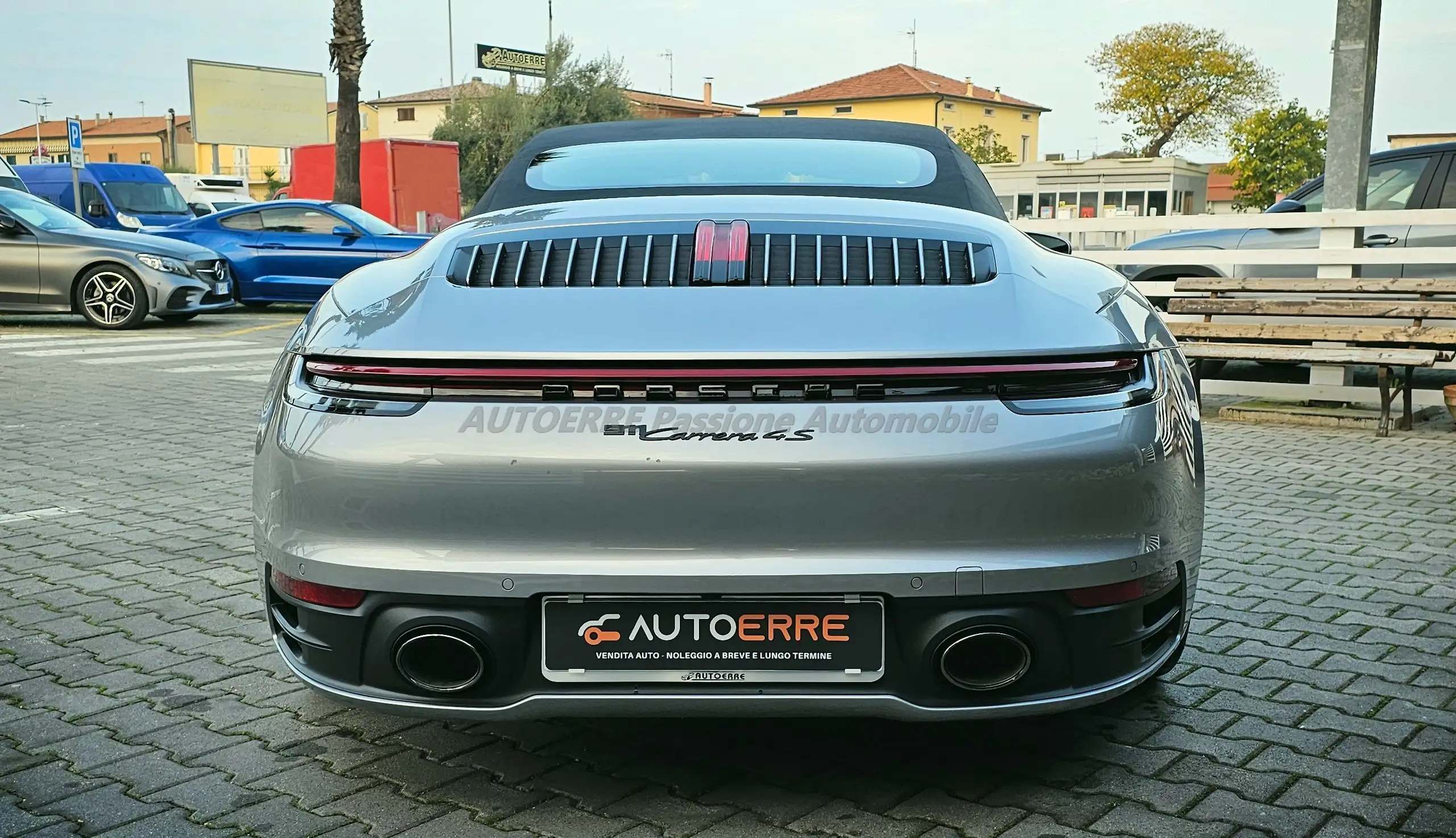 Porsche - 911