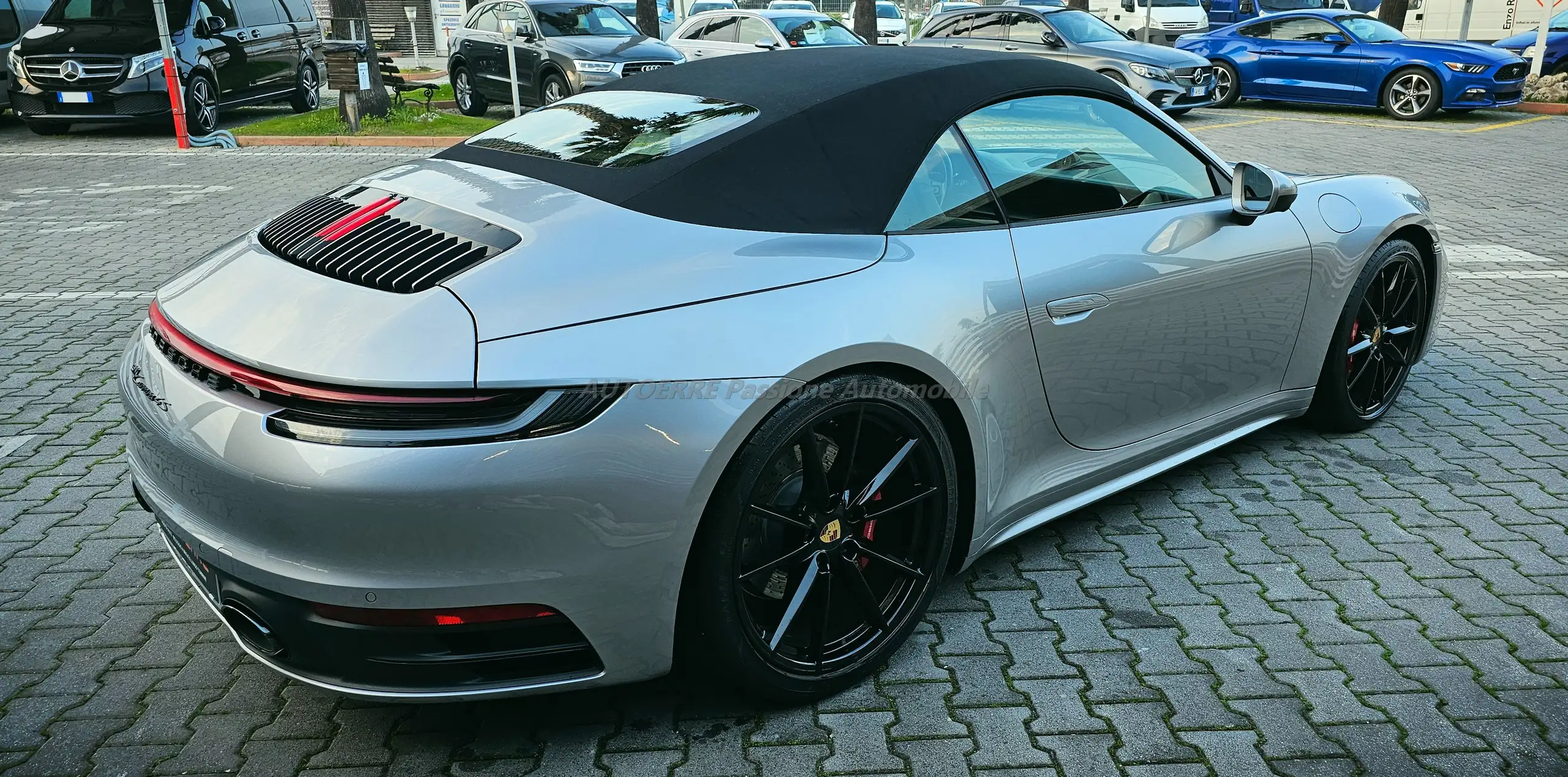 Porsche - 911