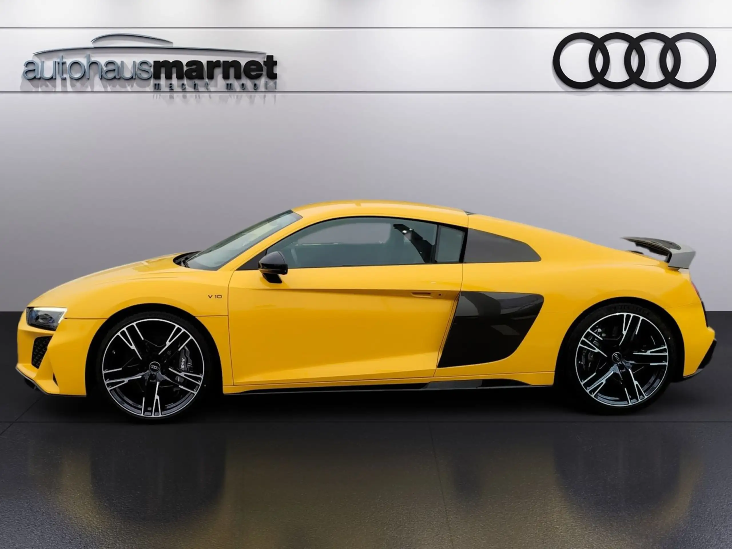 Audi - R8