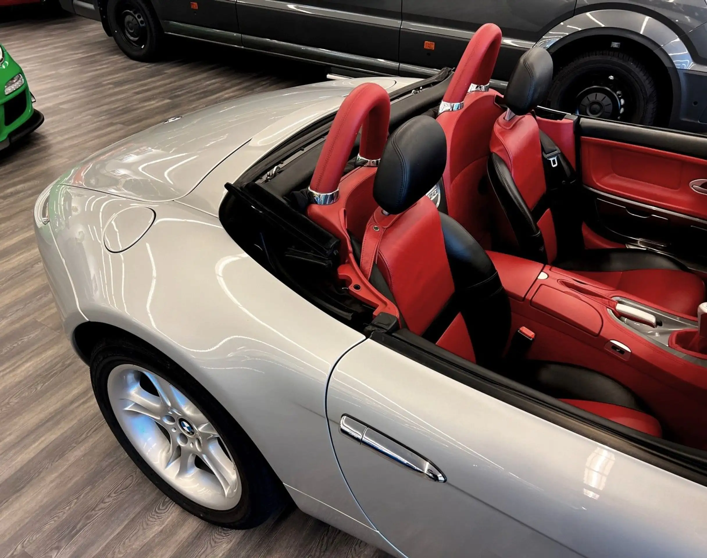 BMW - Z8