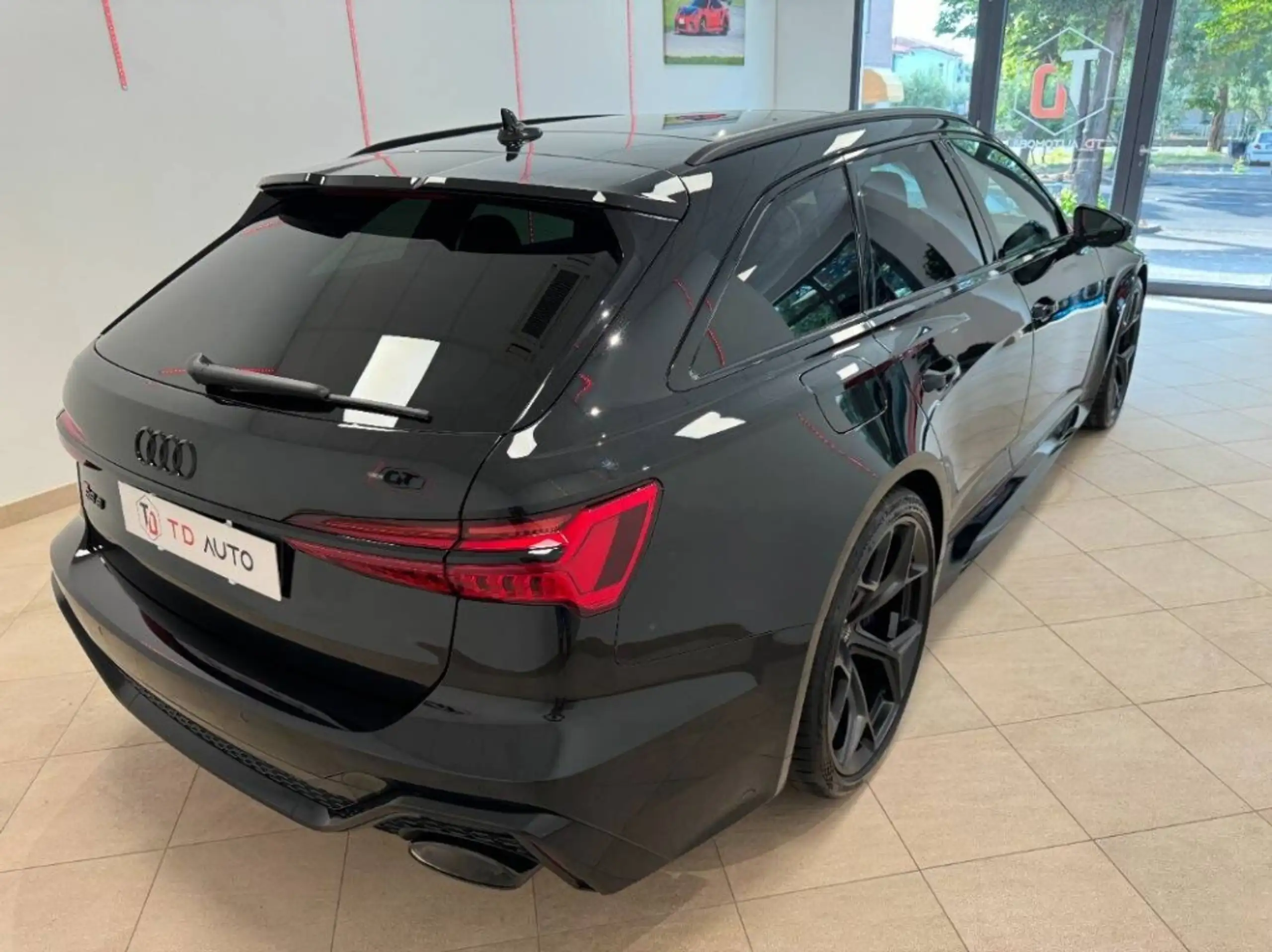 Audi - RS6