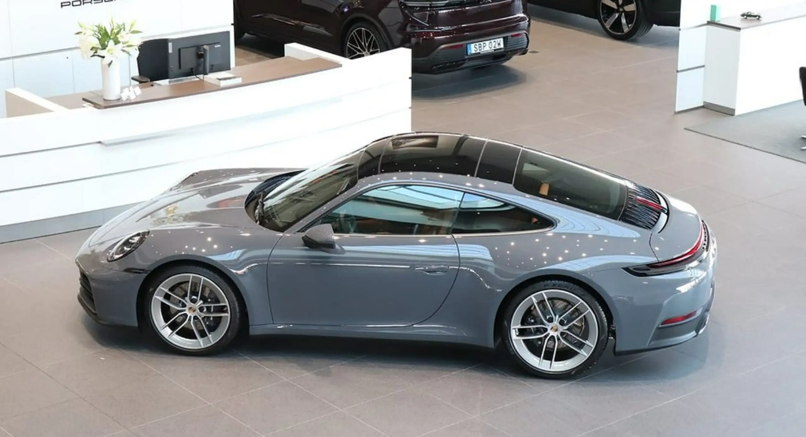 Porsche - 911