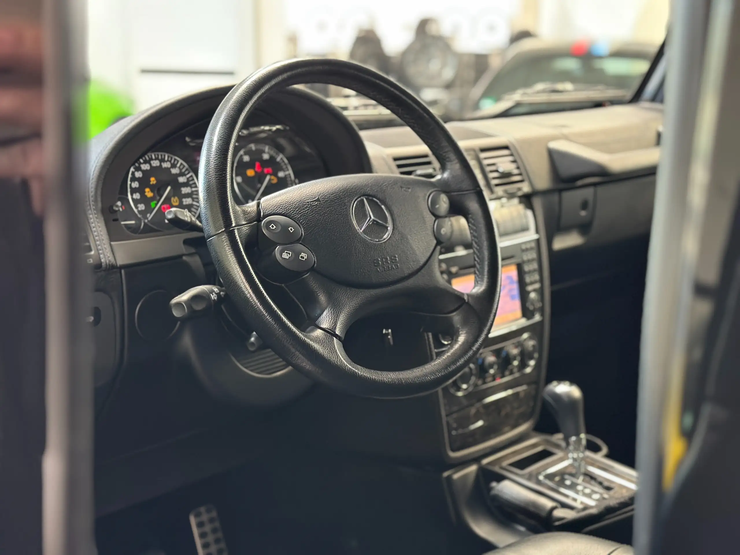 Mercedes-Benz - G 350