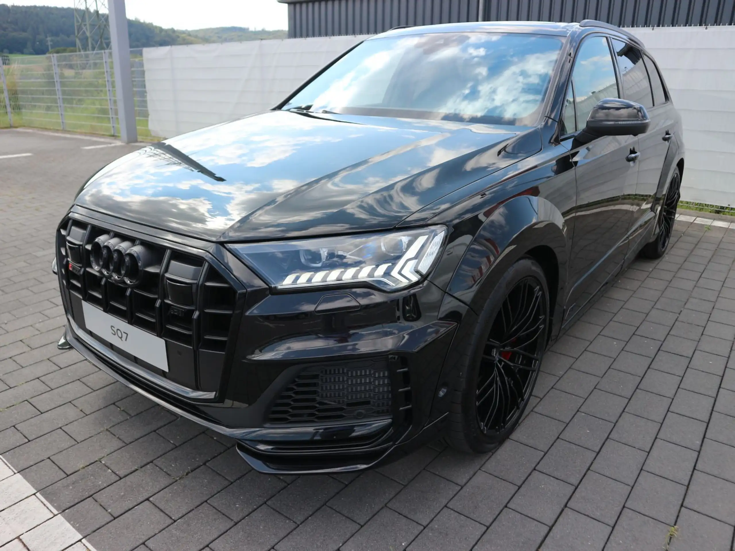 Audi - SQ7