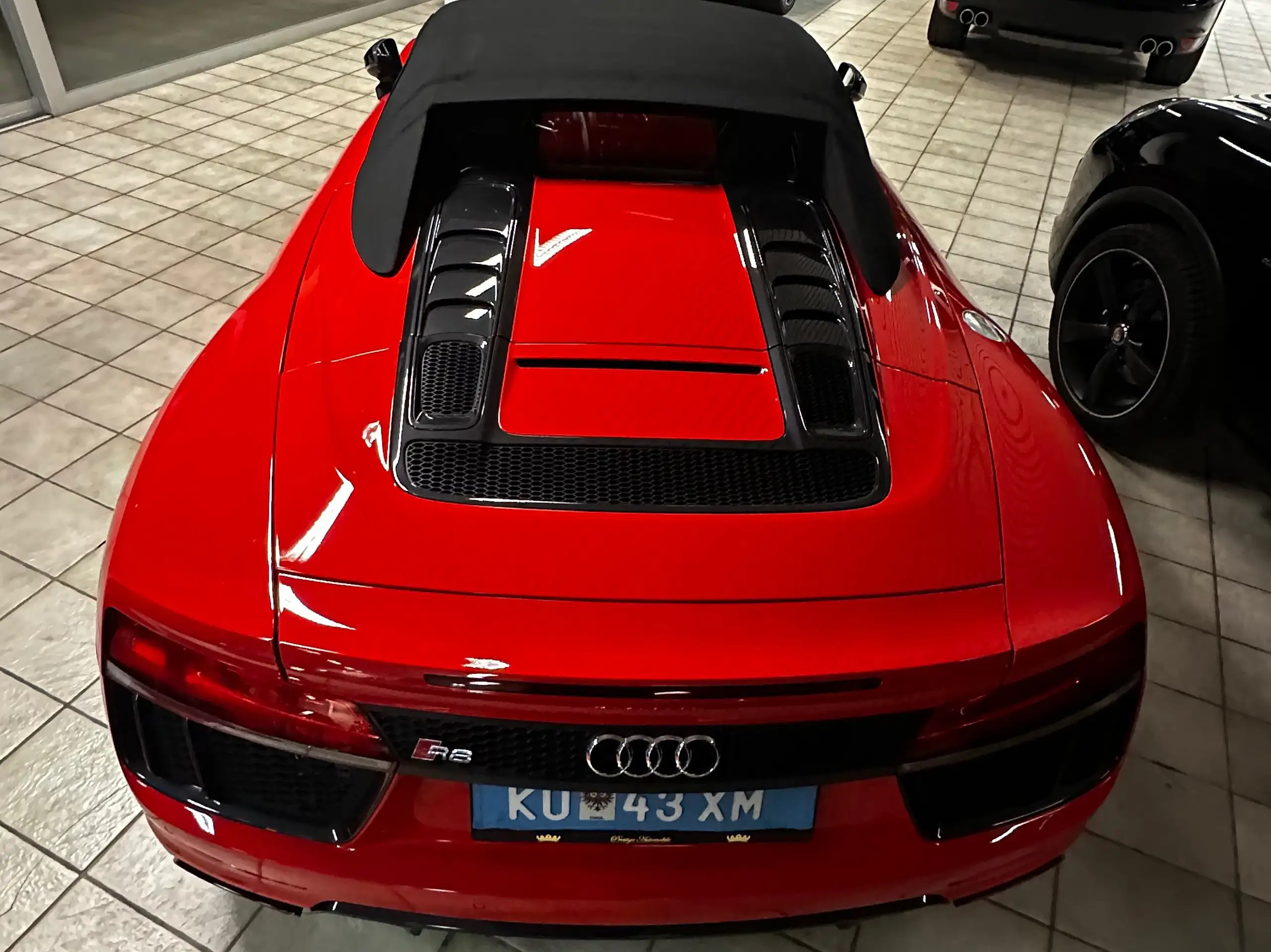 Audi - R8