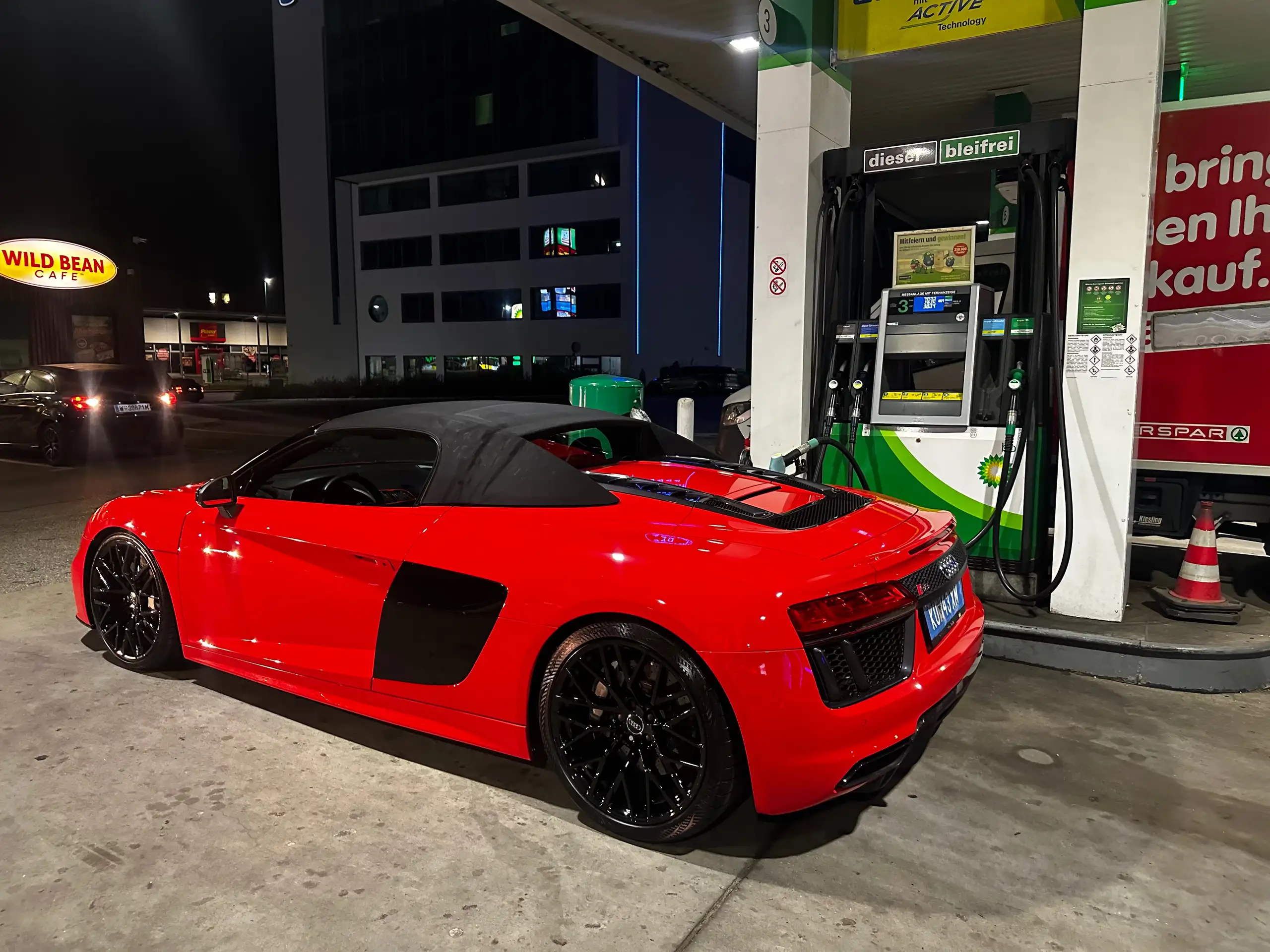 Audi - R8