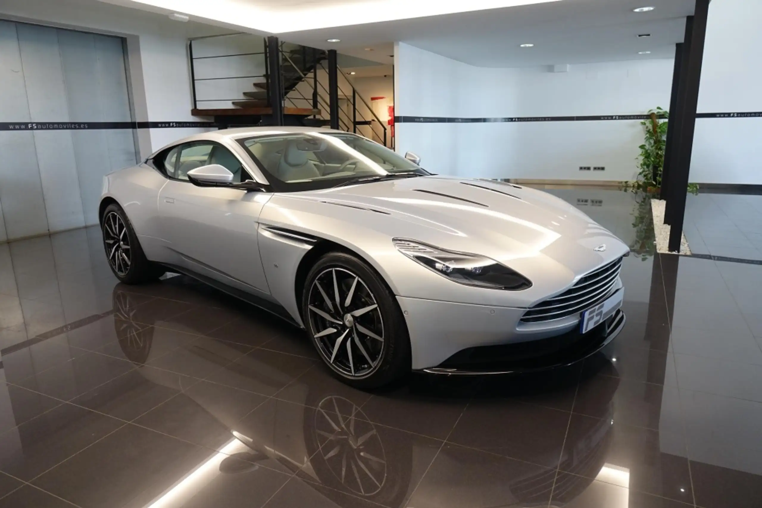 Aston Martin - DB11