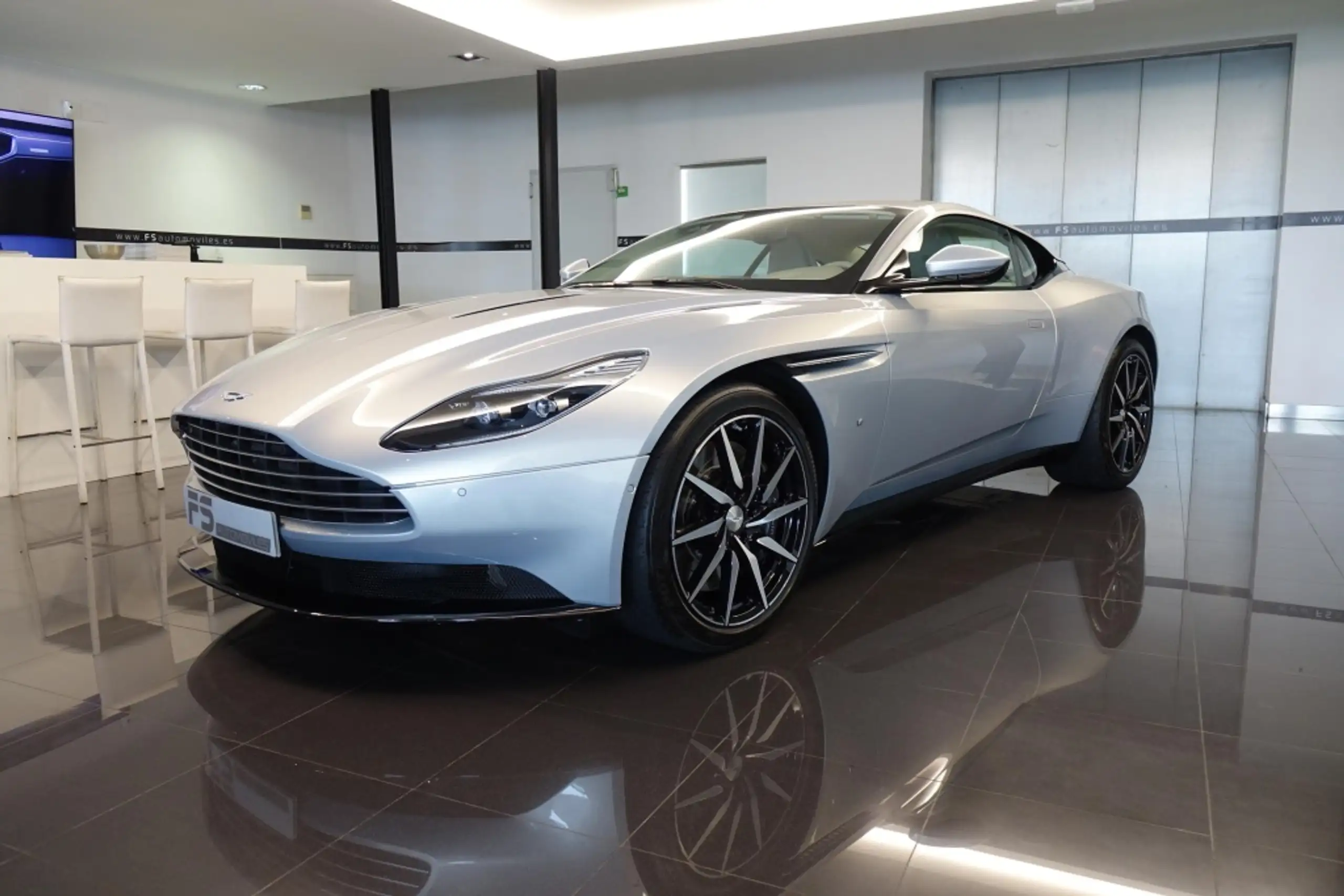 Aston Martin - DB11