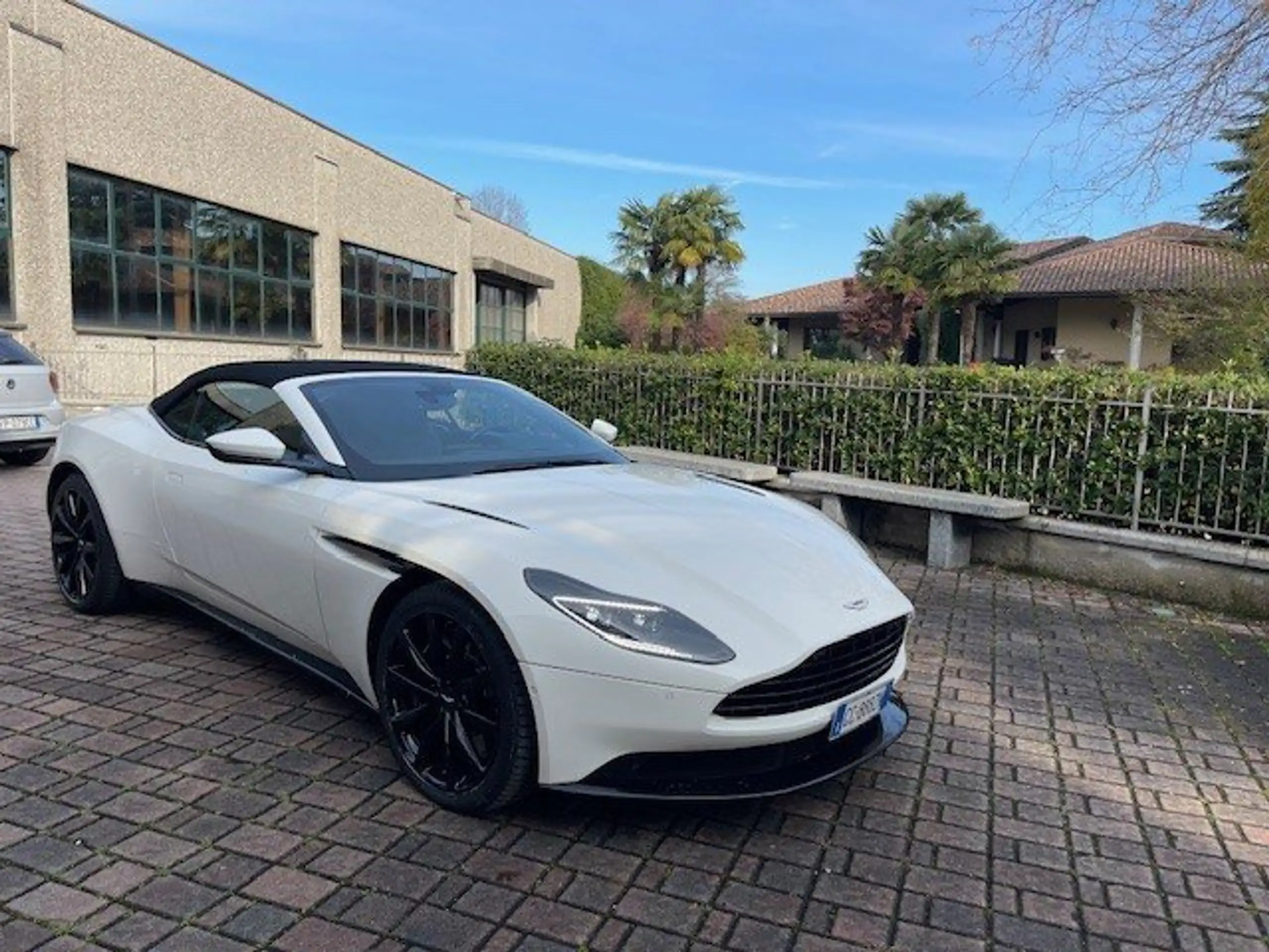 Aston Martin DB11 2020