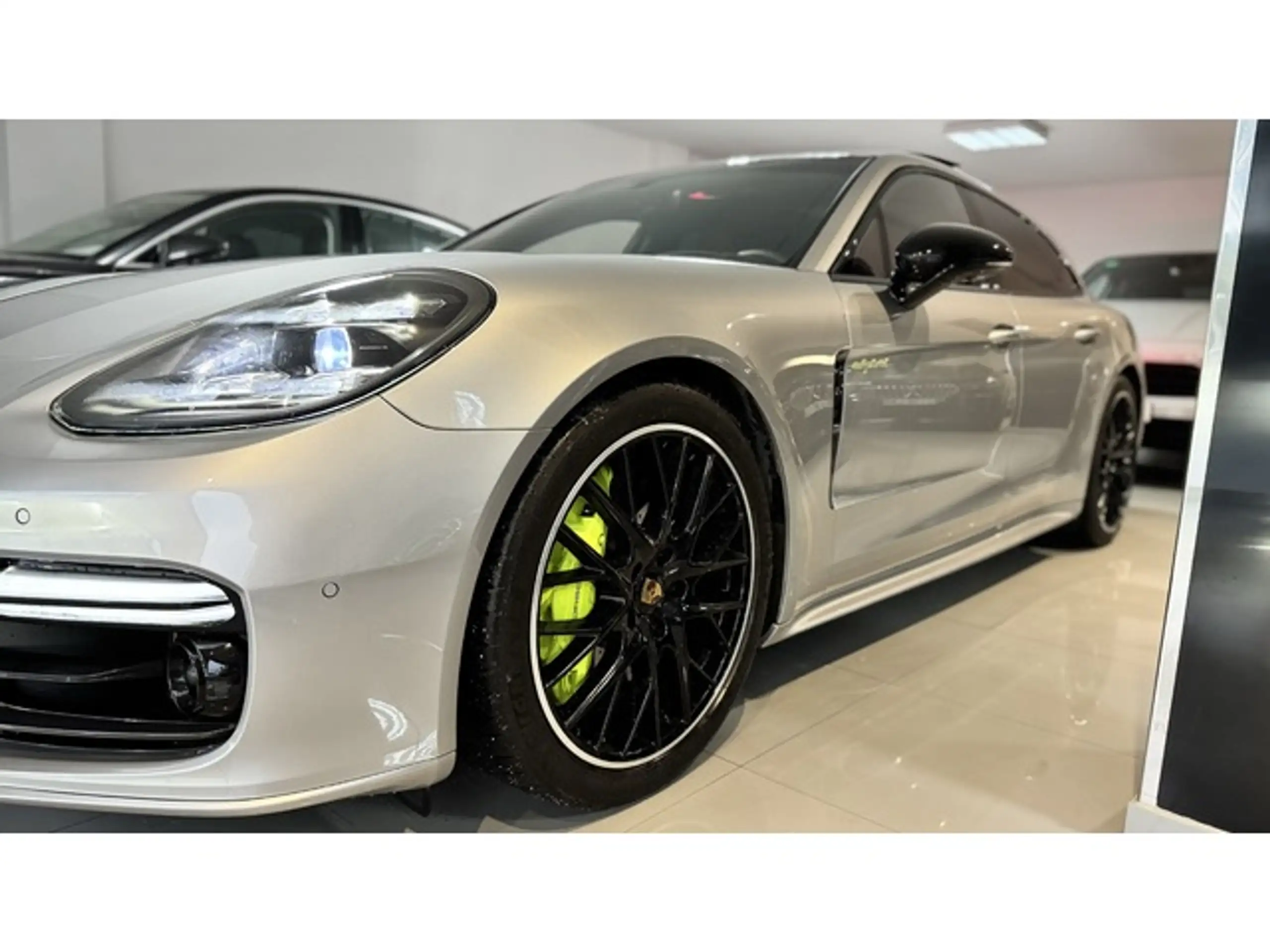 Porsche - Panamera