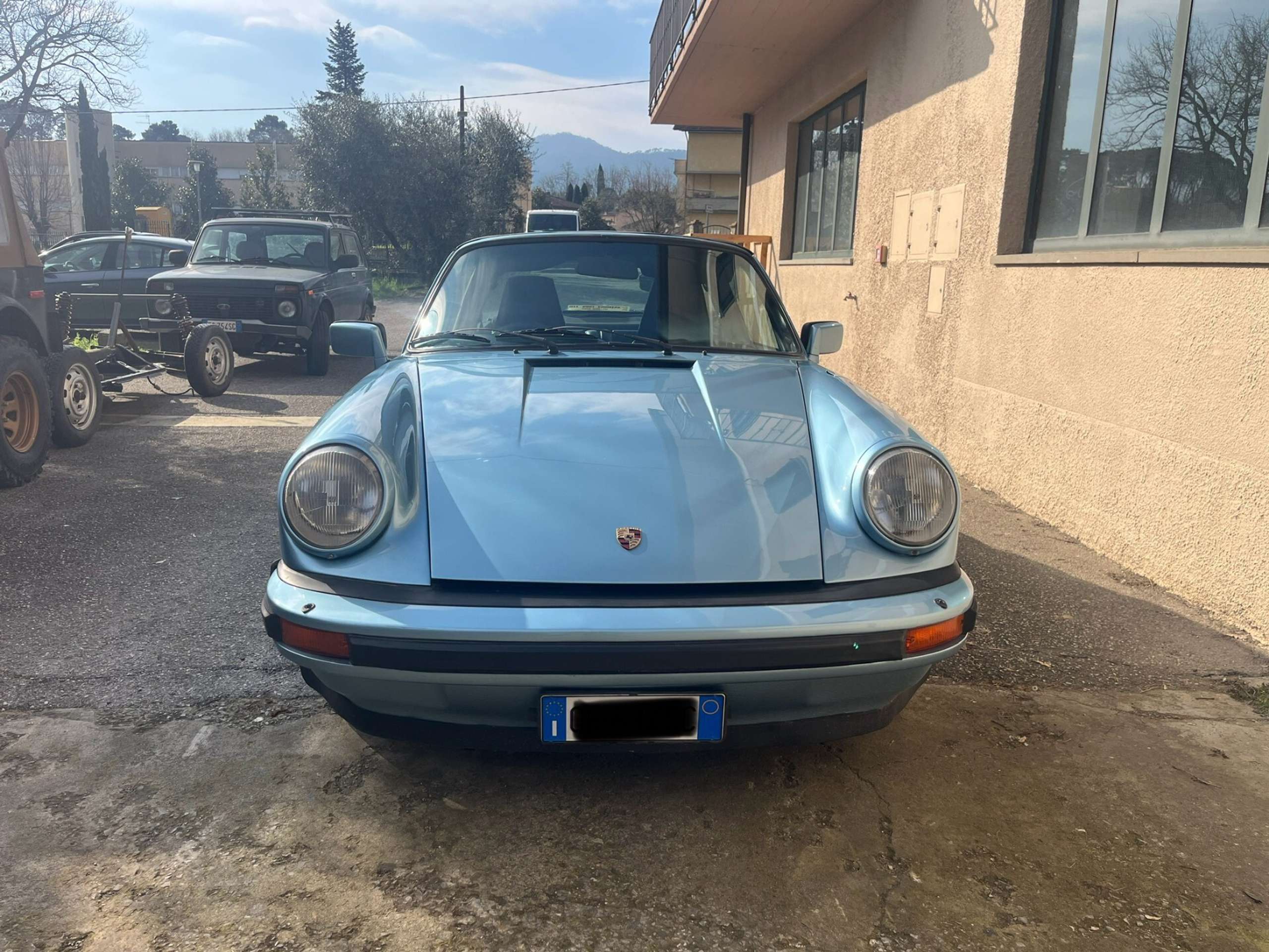 Porsche - 911