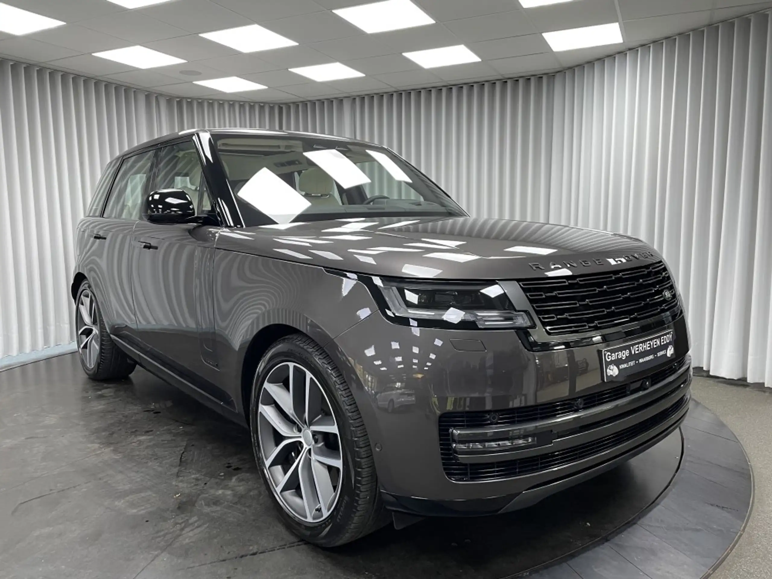 Land Rover - Range Rover