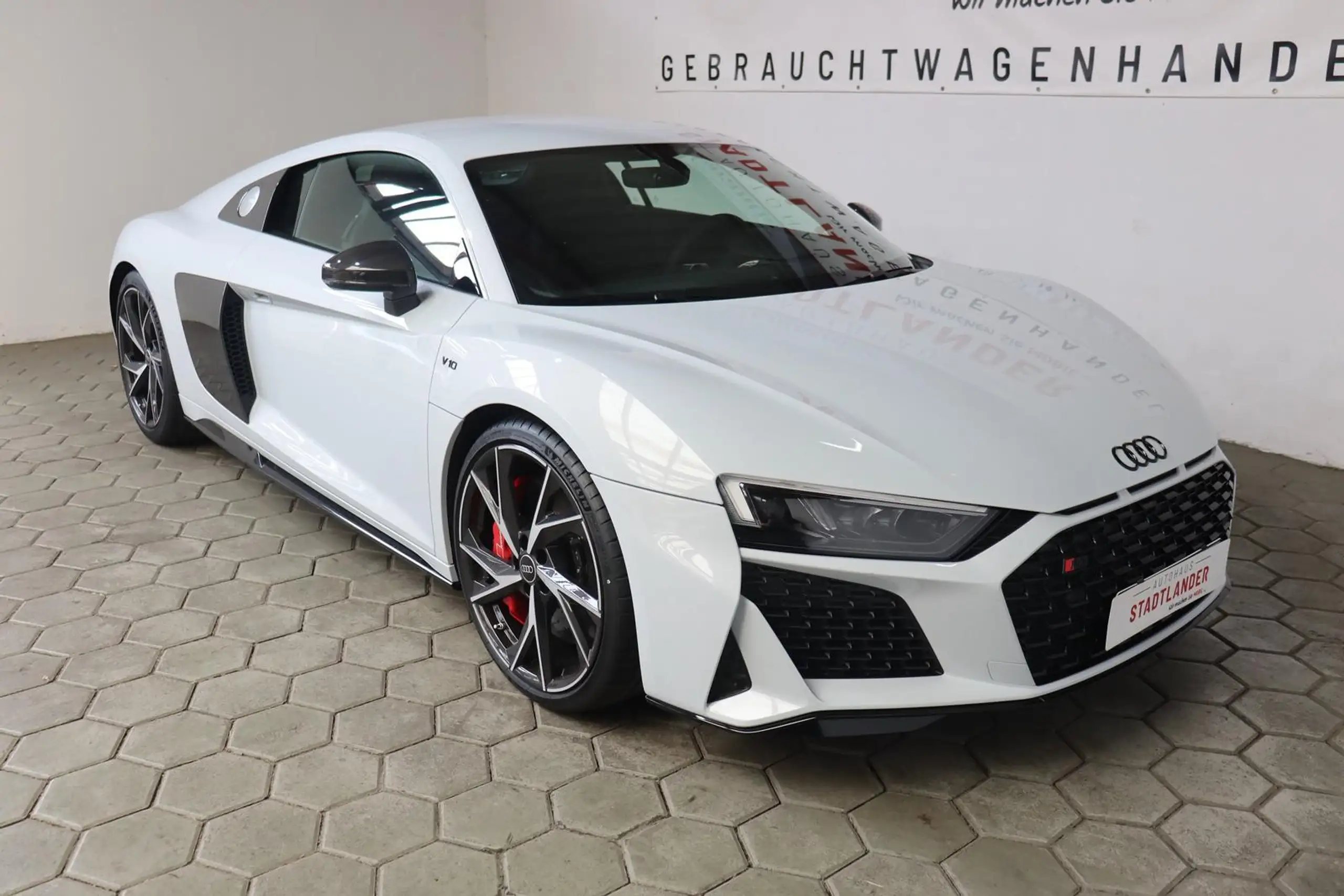 Audi - R8