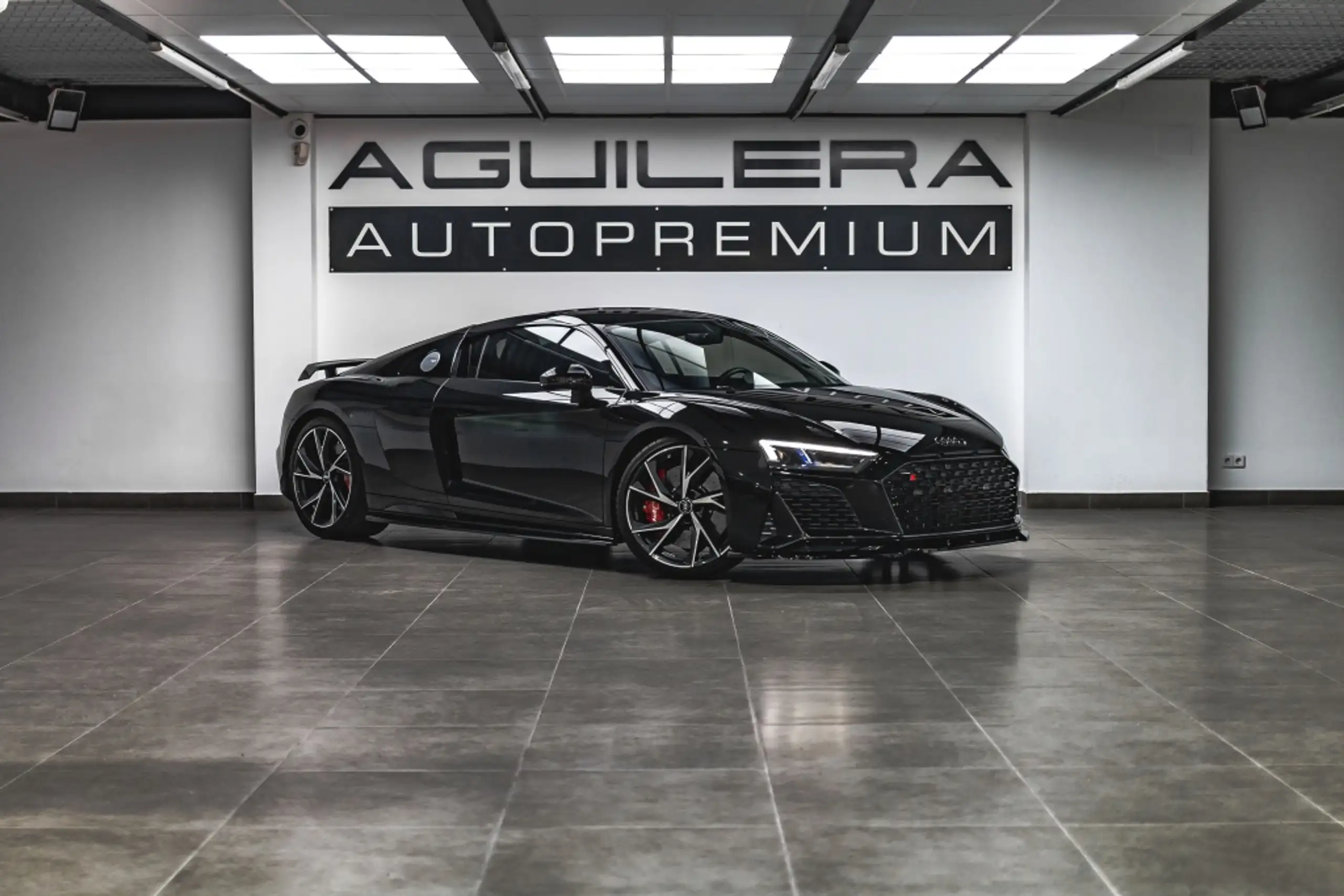 Audi - R8